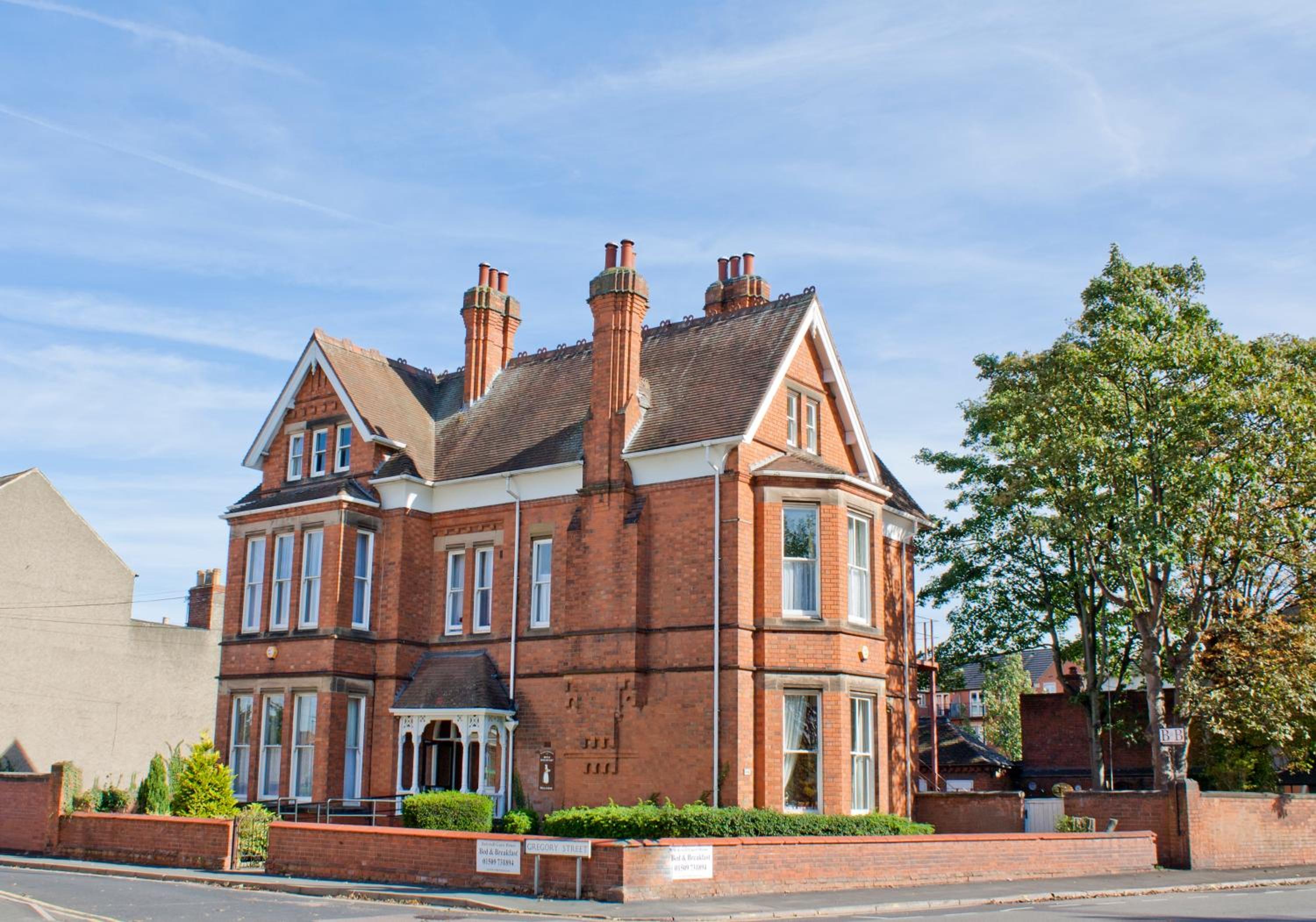 Hotel Holywell House