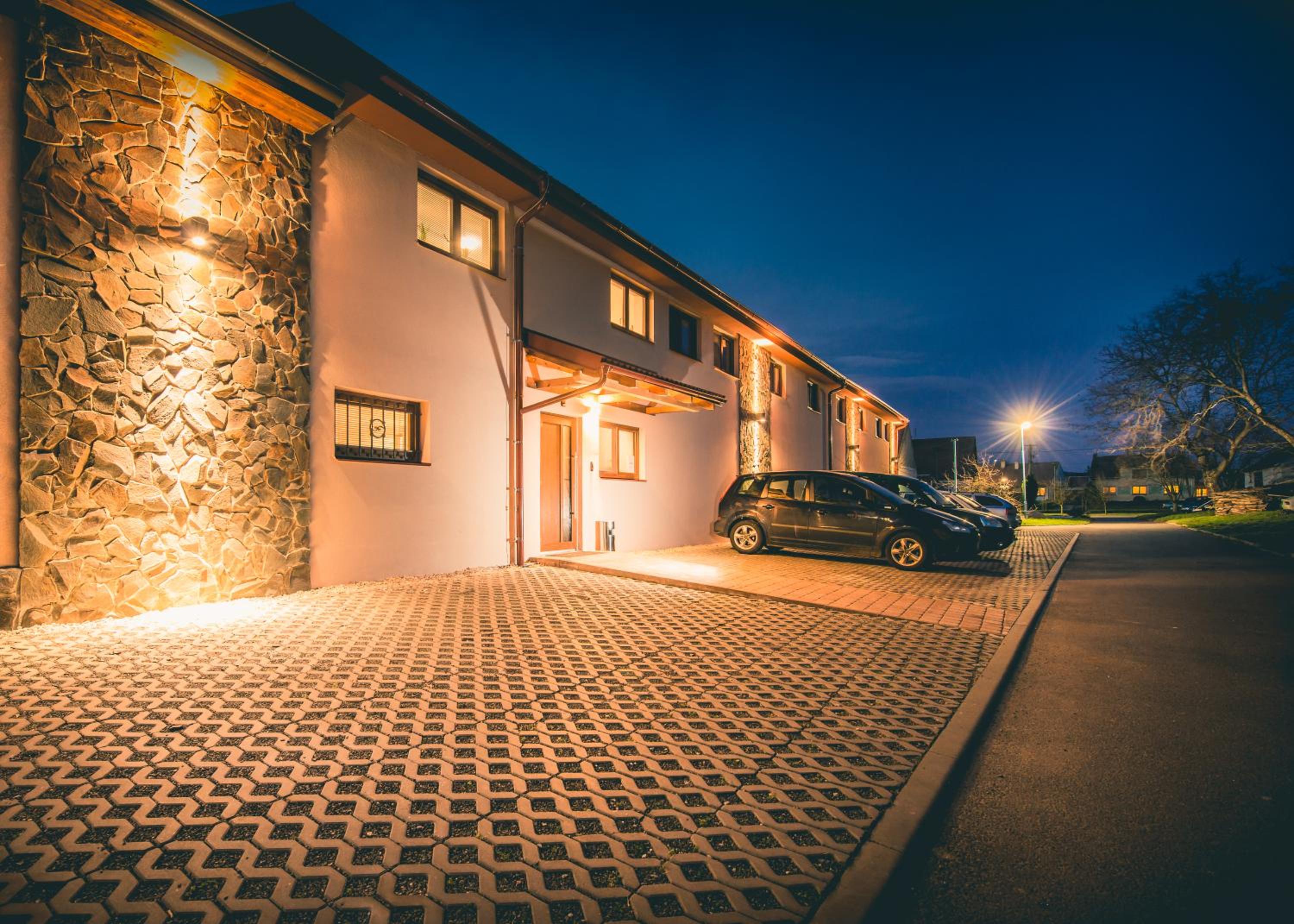 Hotel Penzion Víno Hruška Blatnička