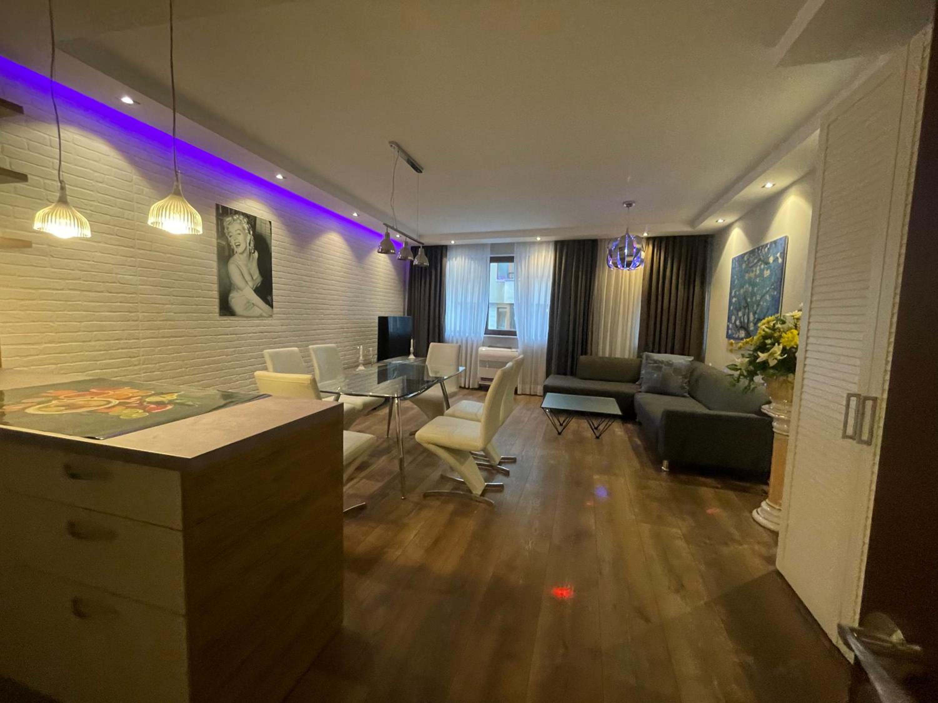 Hotel Luxury Apartments In Top City Center Varna