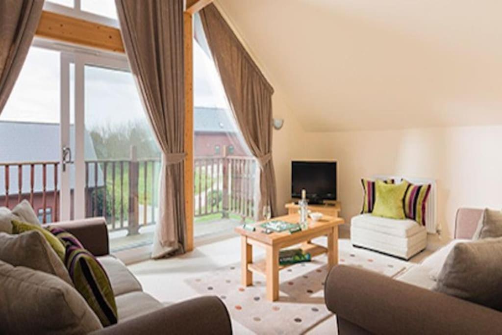 Hotel Puffin Hot tub Lodge, 4 bedrooms Resort, Pool,Gym,Bar