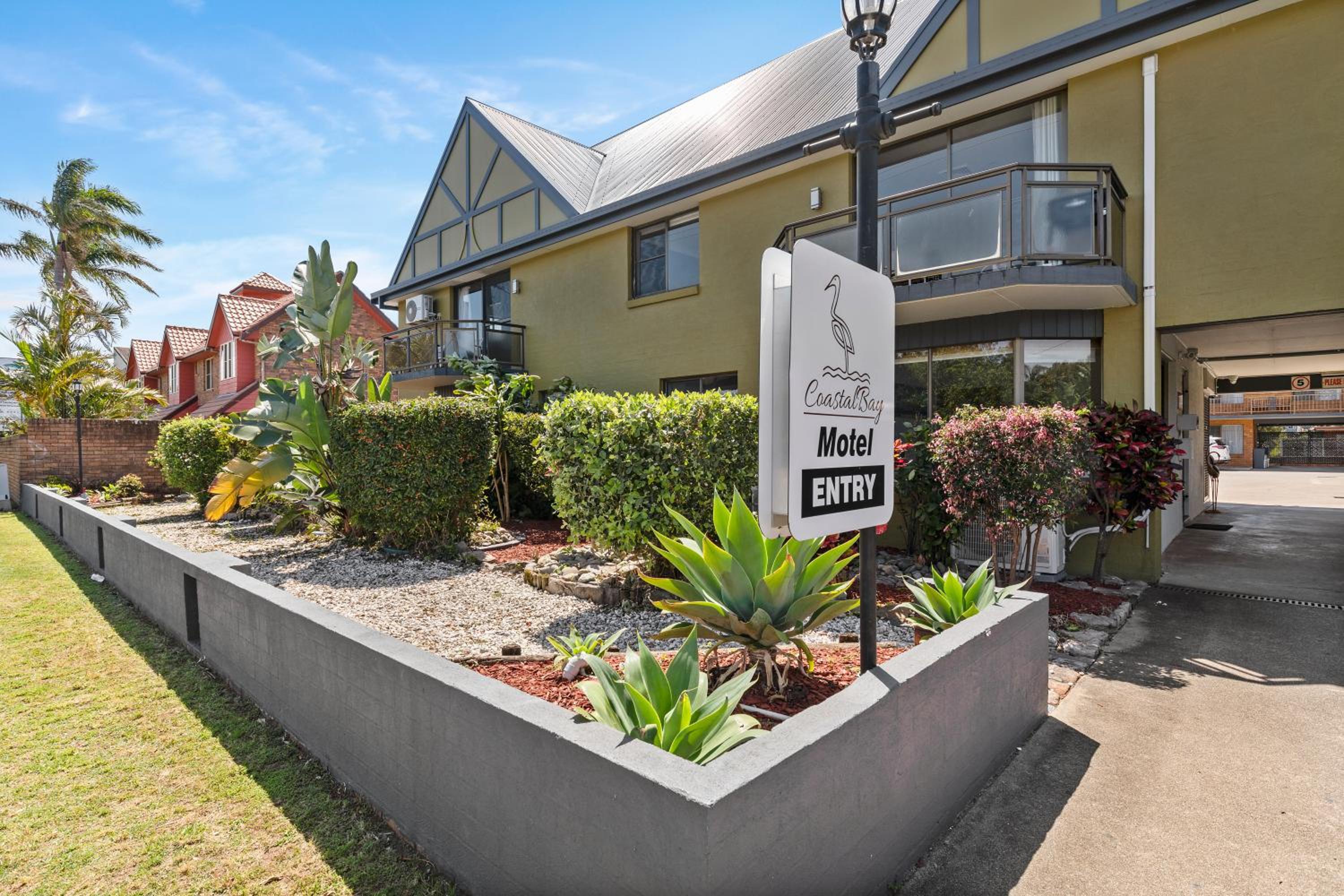 Hotel Coastal Bay Motel
