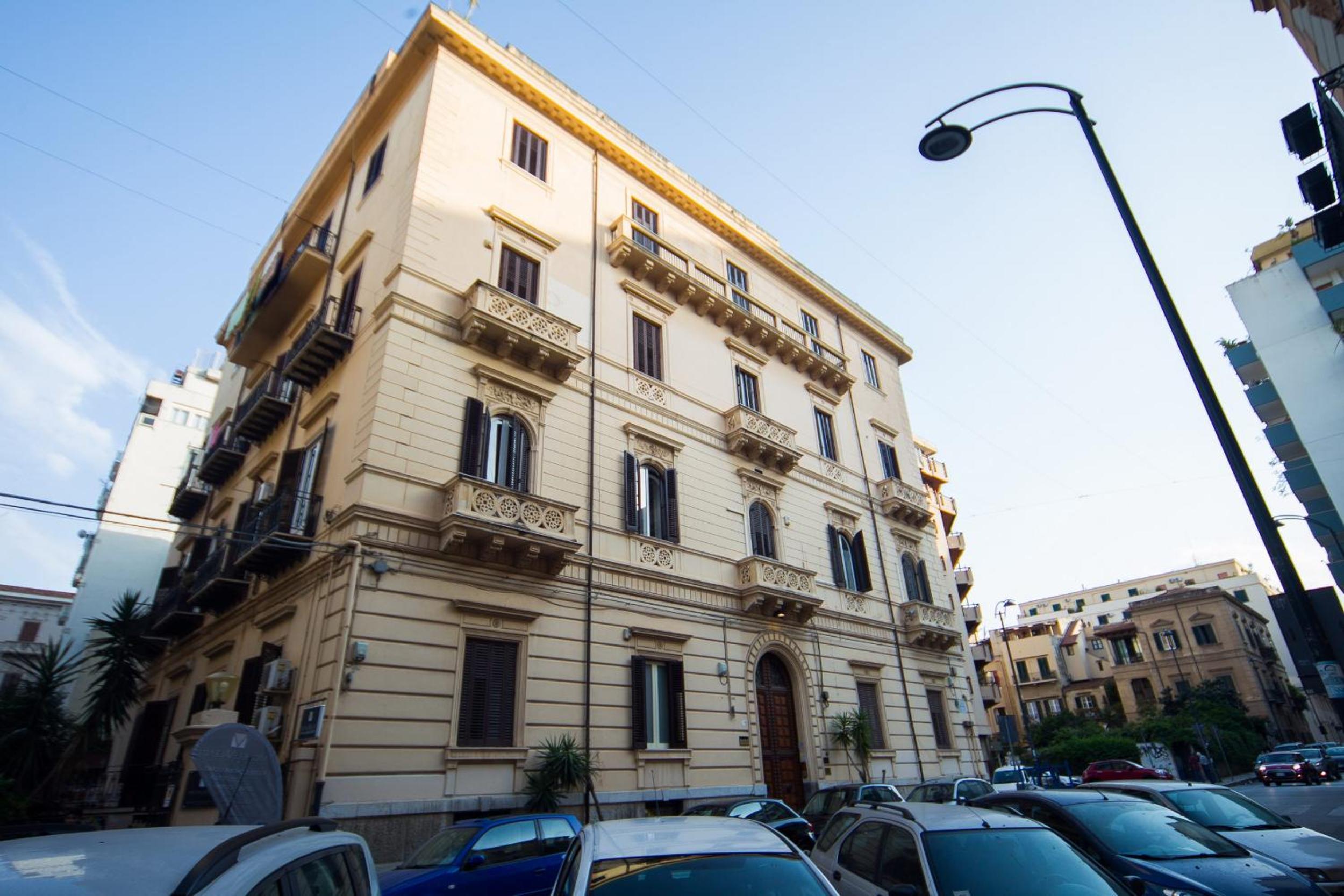 Hotel Palermo Gallery