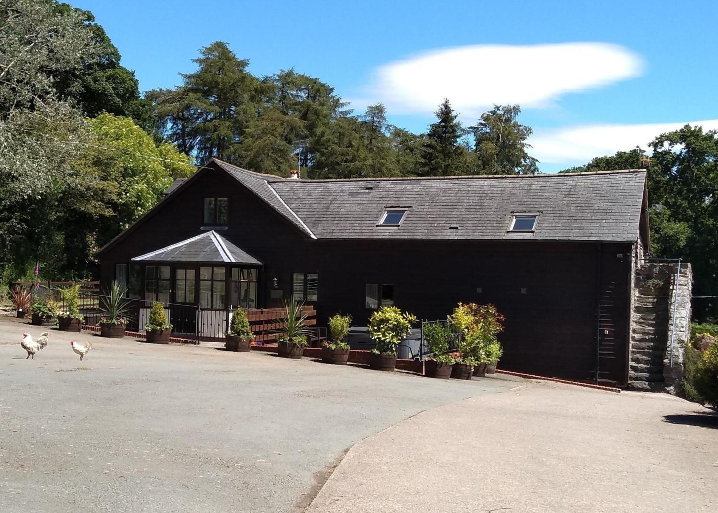 Hotel Sheep Dip Cottage - 5 Cyfie Farm, With Log Burner And Private Hot Tub