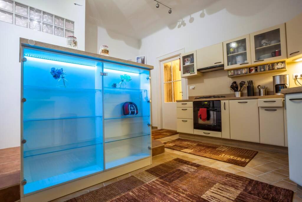 Hotel Luxury Air-conditioned Family Apartment Spitalska Old Town