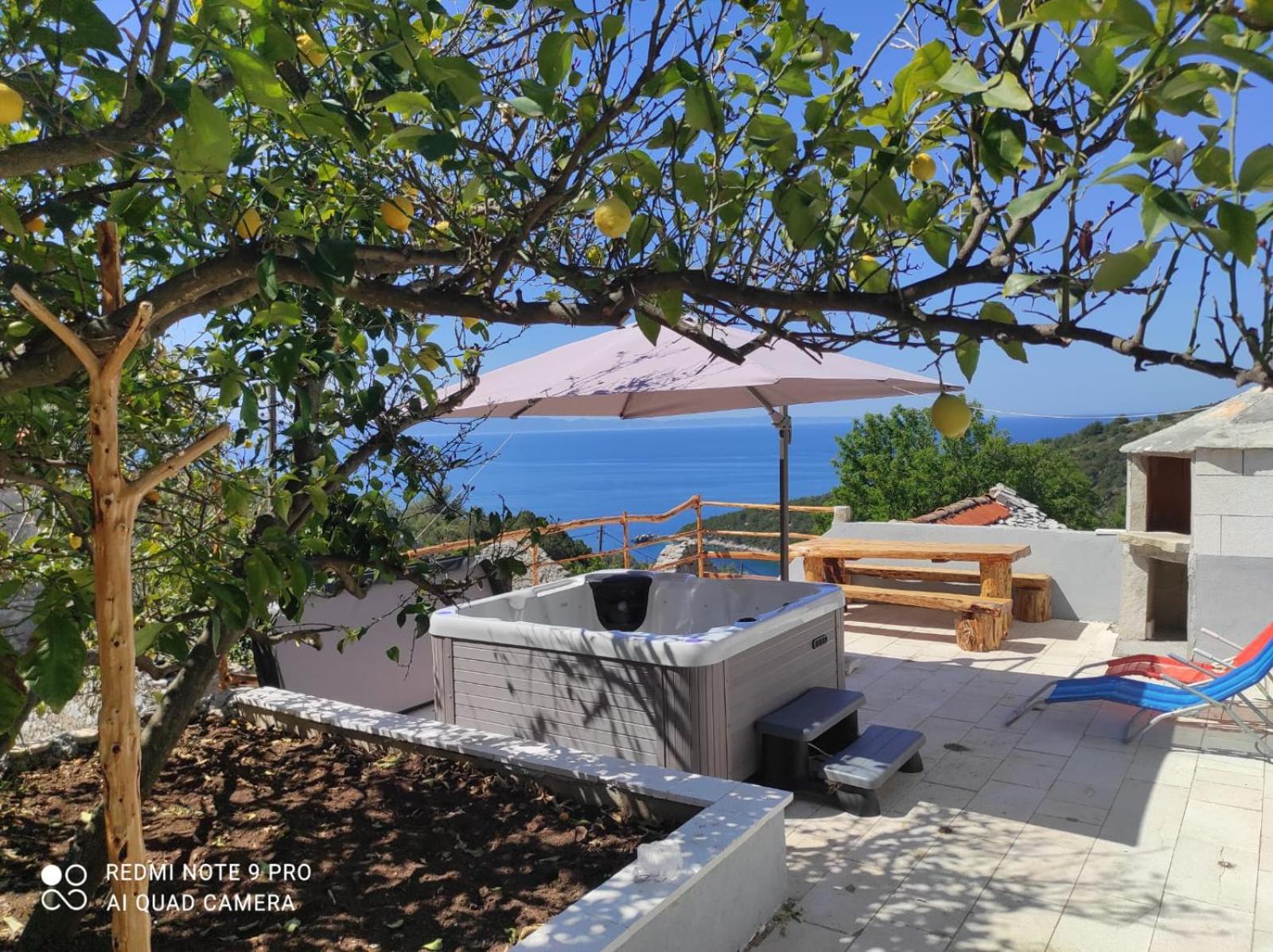 Hotel Rest House With Jacuzzi Mili