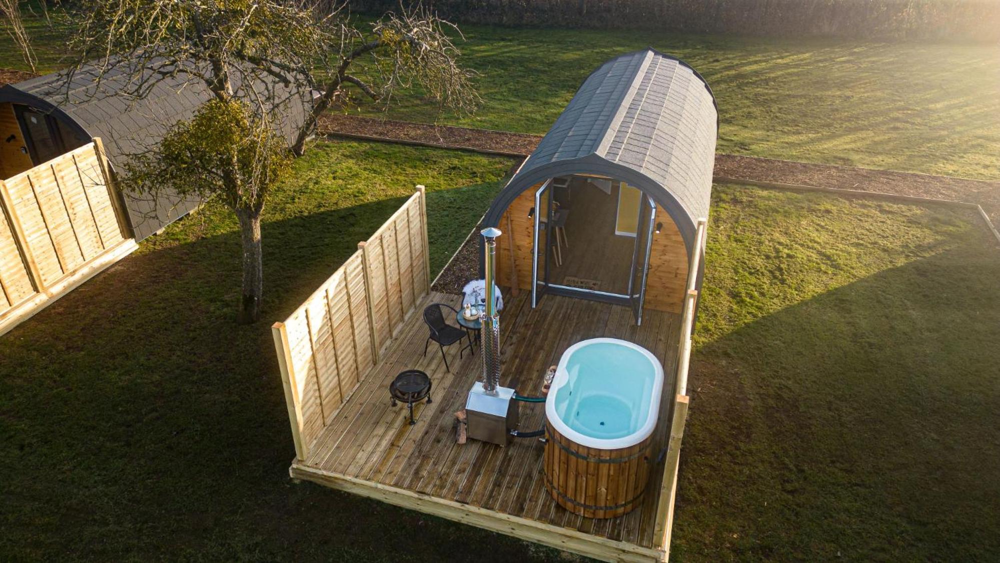 Hotel Honeycrisp, Apple Tree Glamping, Nr Wells