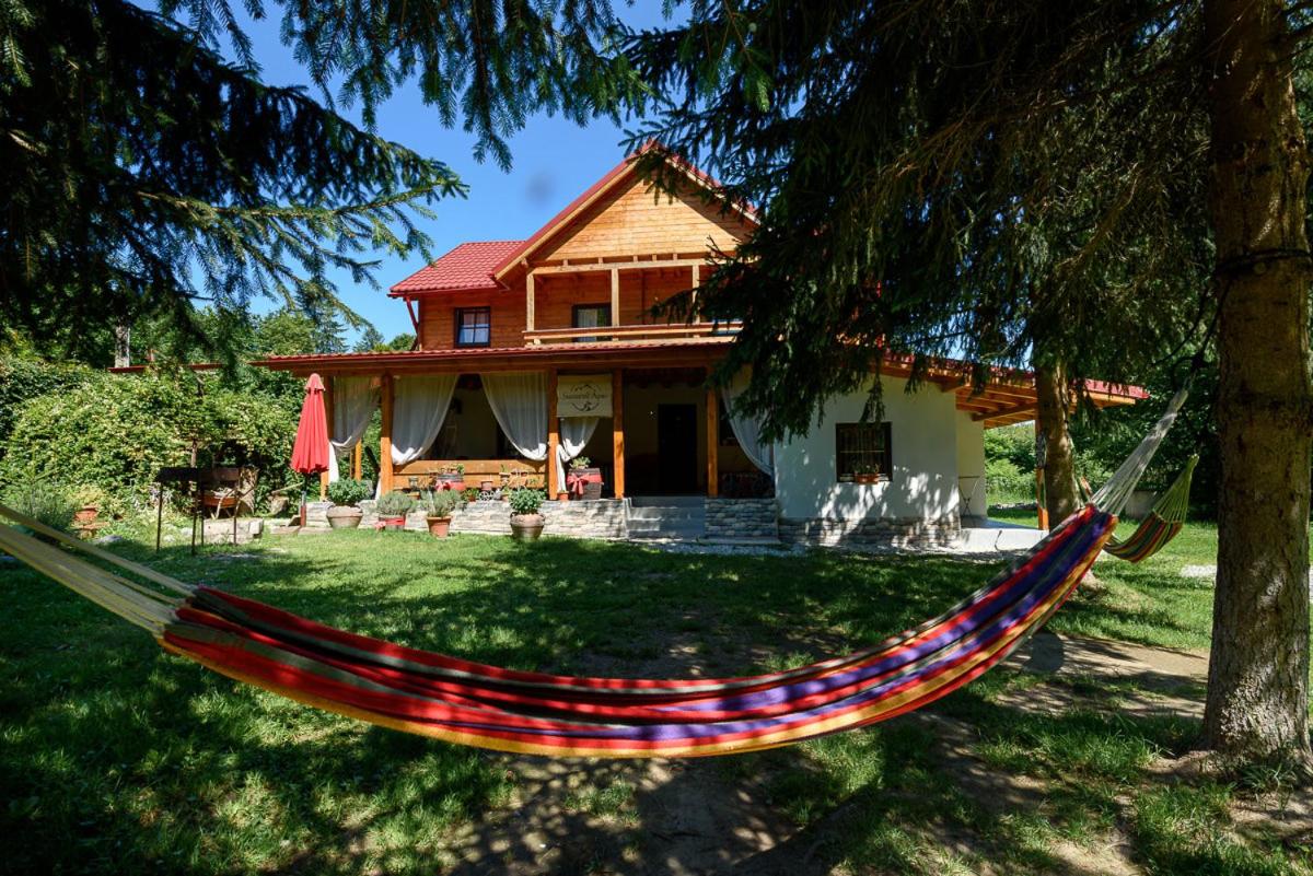 Hotel Susurul Apei Chalet