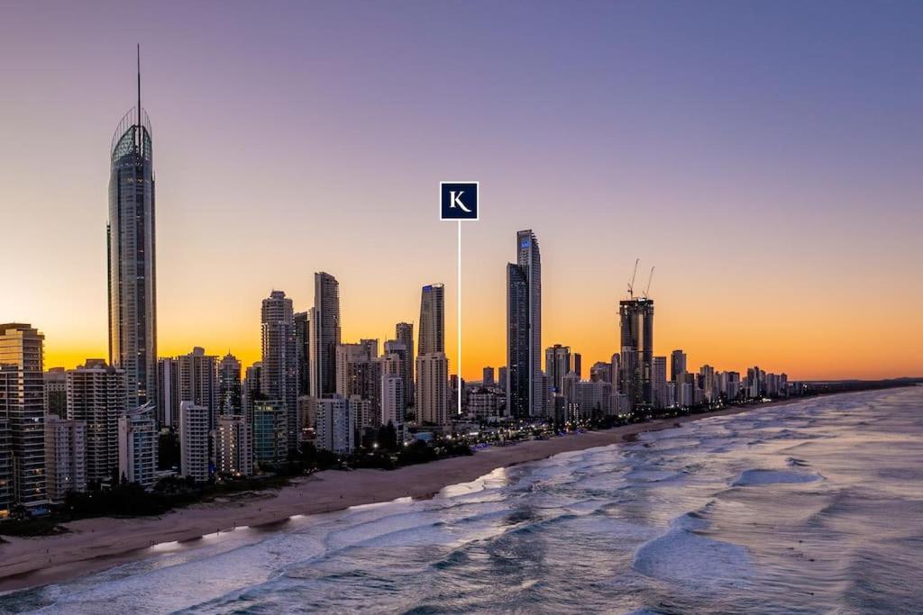 Hotel Apartment In Surfers Paradise