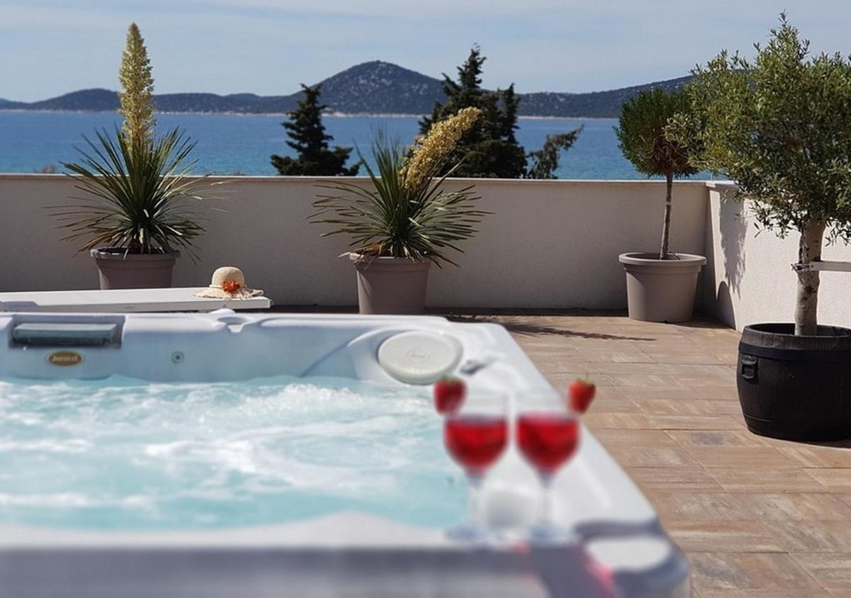 Hotel Pinia Apartments