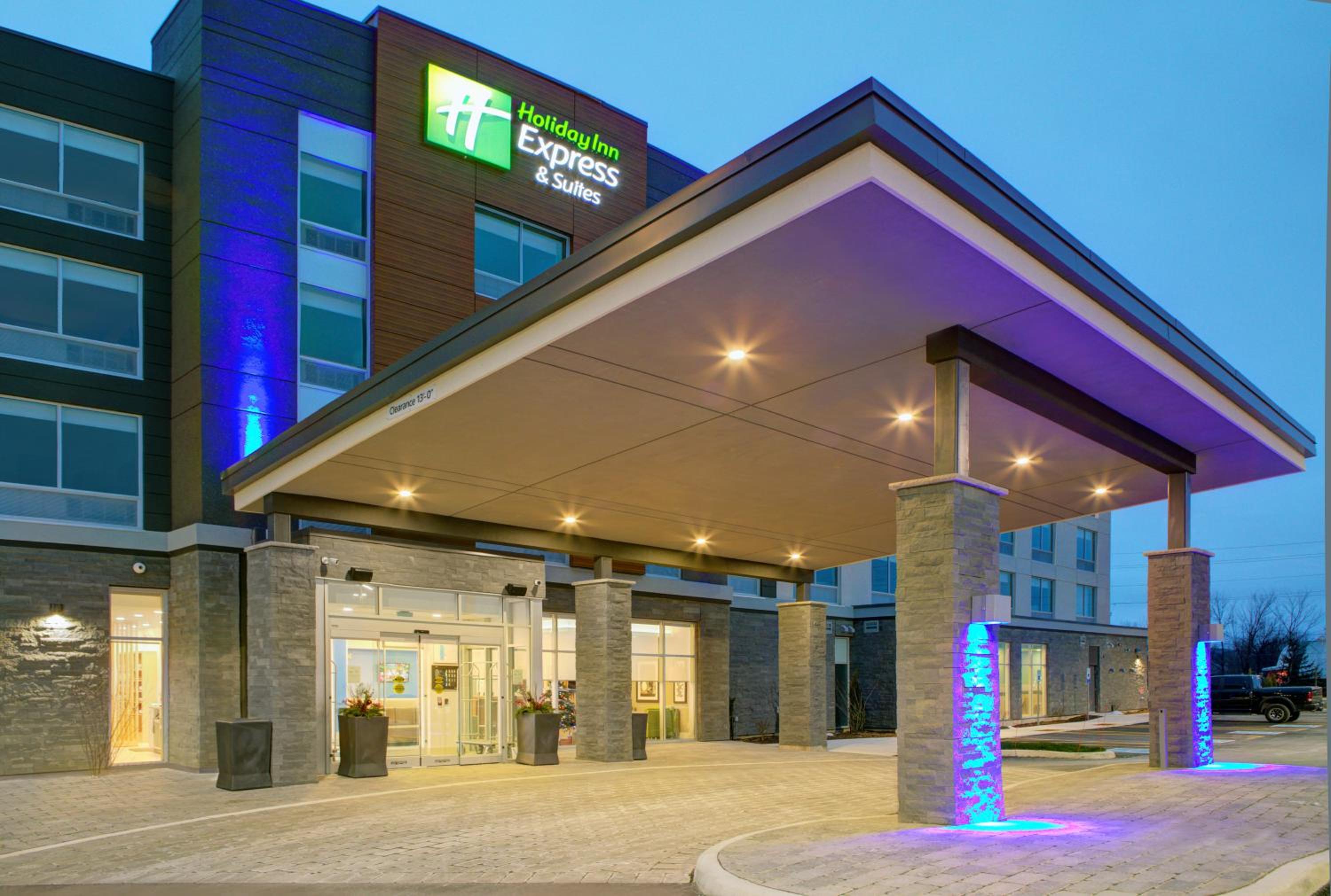 Hotel Holiday Inn Express & Suites Collingwood By Ihg