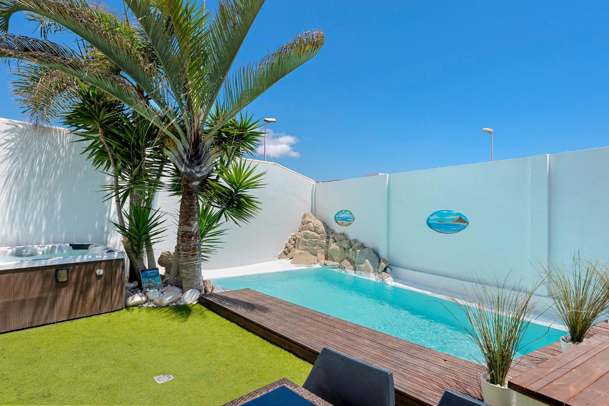 Hotel The Palm Tree Holiday Home - By Medano4you