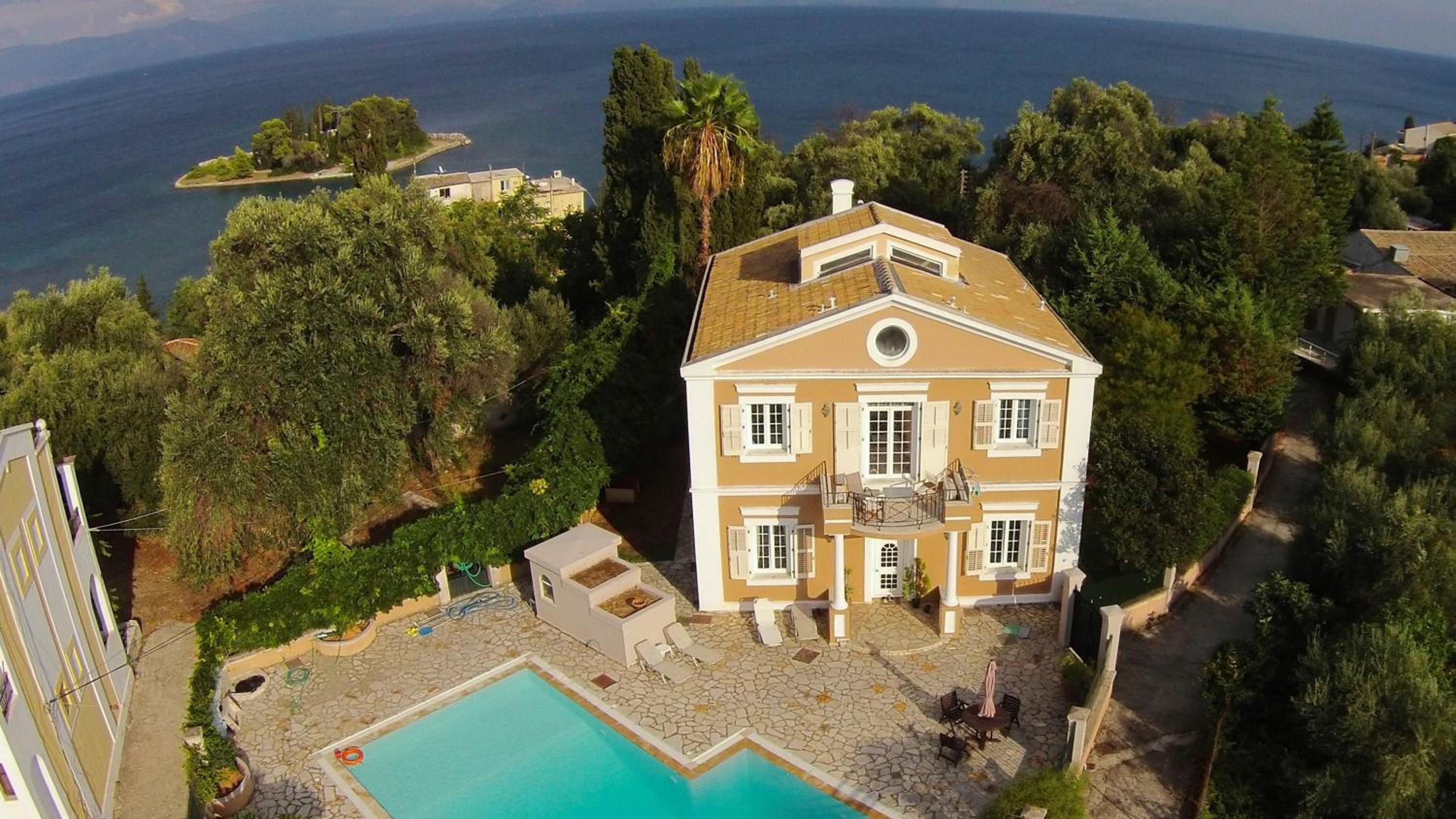Hotel Durell Strawberry Pink Villa