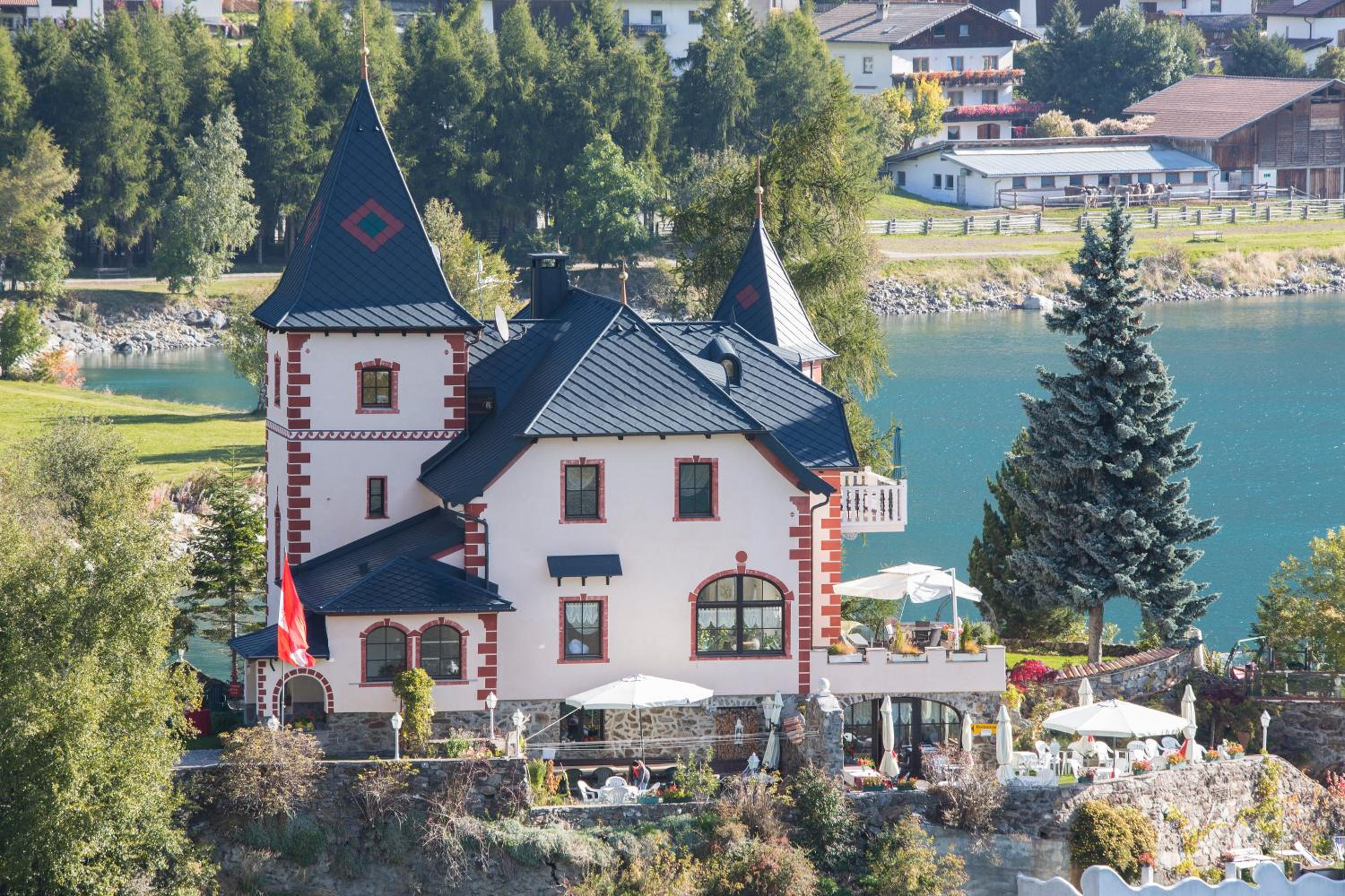 Hotel Schloesschen Am See