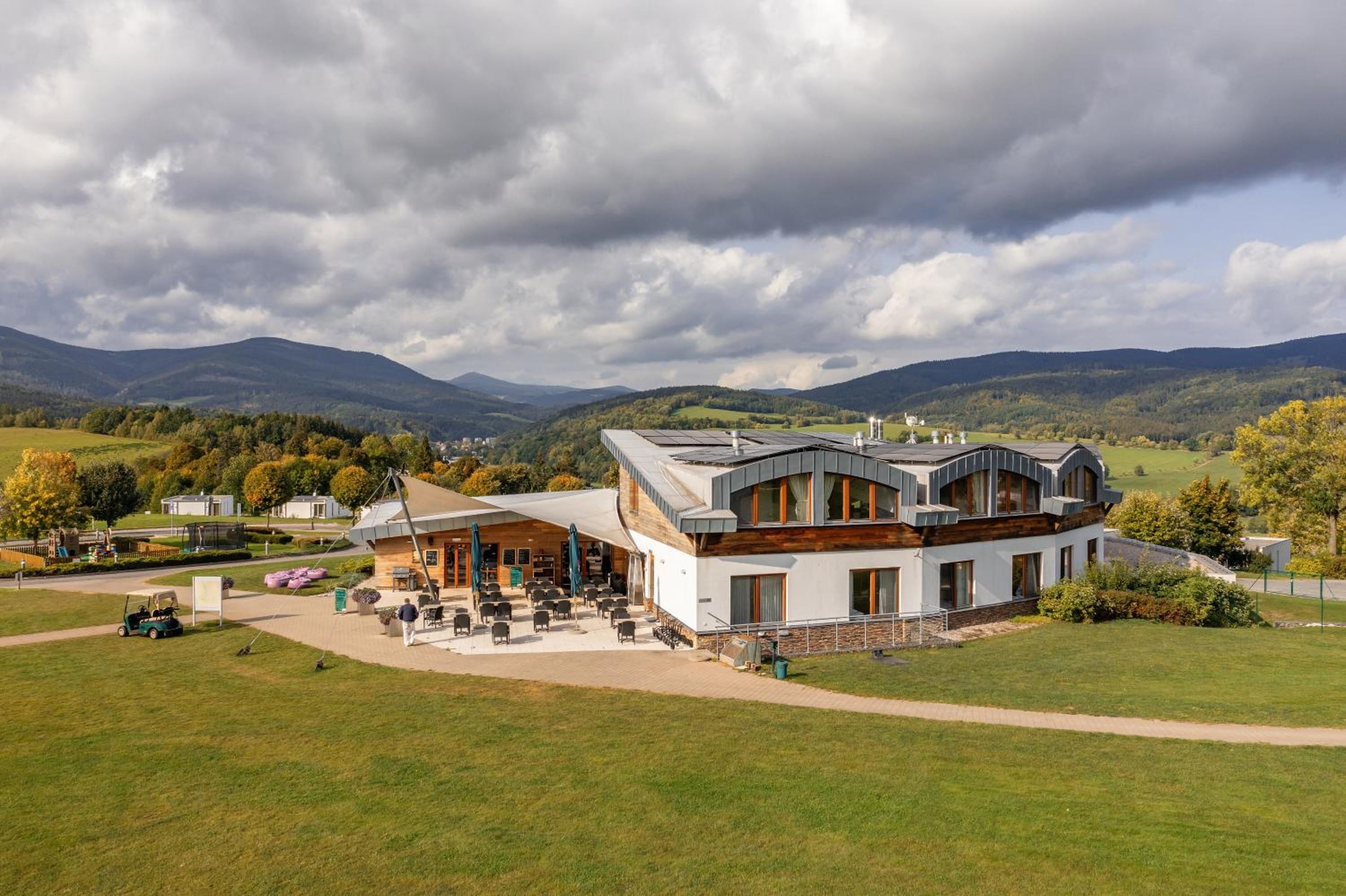 Hotel Grund Resort Golf and Ski