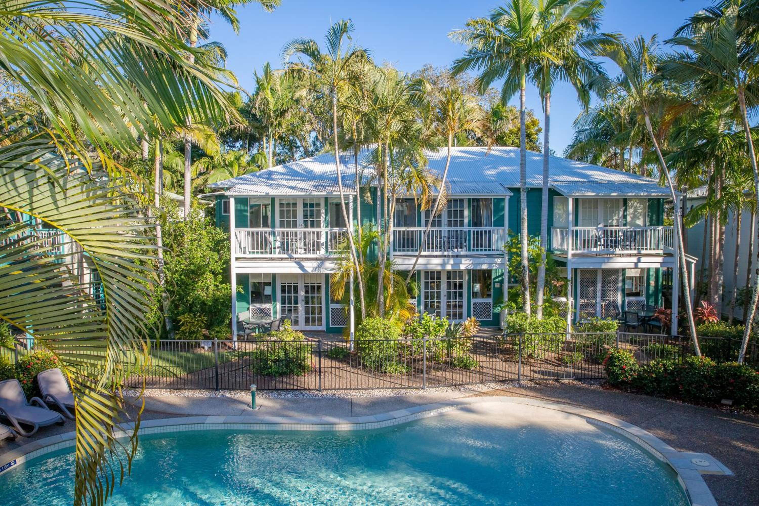 Hotel Coral Beach Noosa Resort
