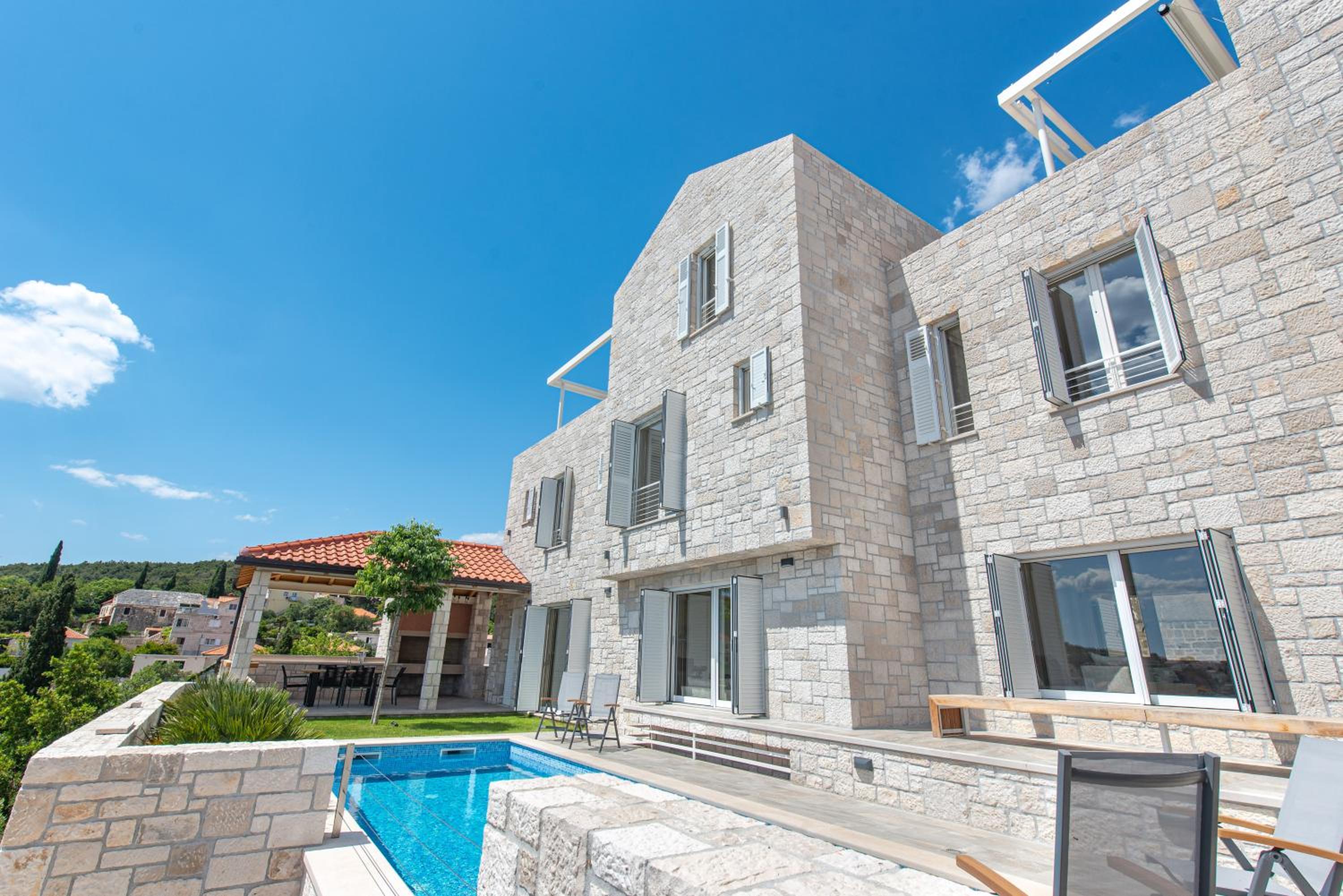 Hotel New Luxurious Villa Tinka - Sumartin