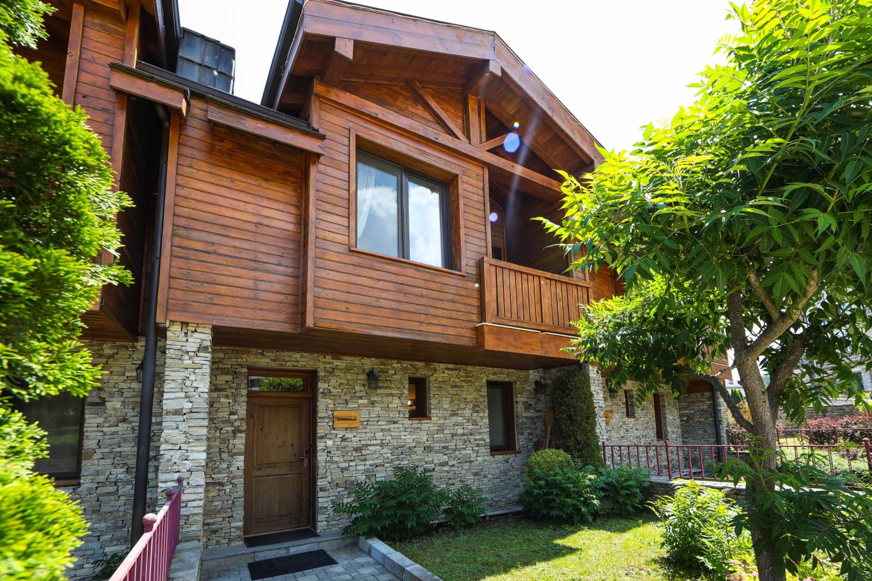 Hotel Lake View House