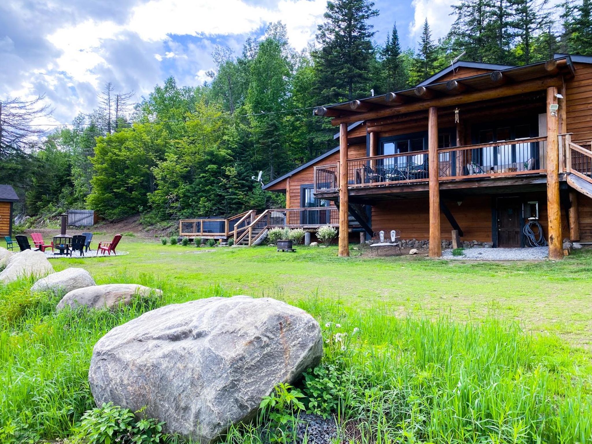 Hotel Artemis Log Cabin With Spa & Mountain View