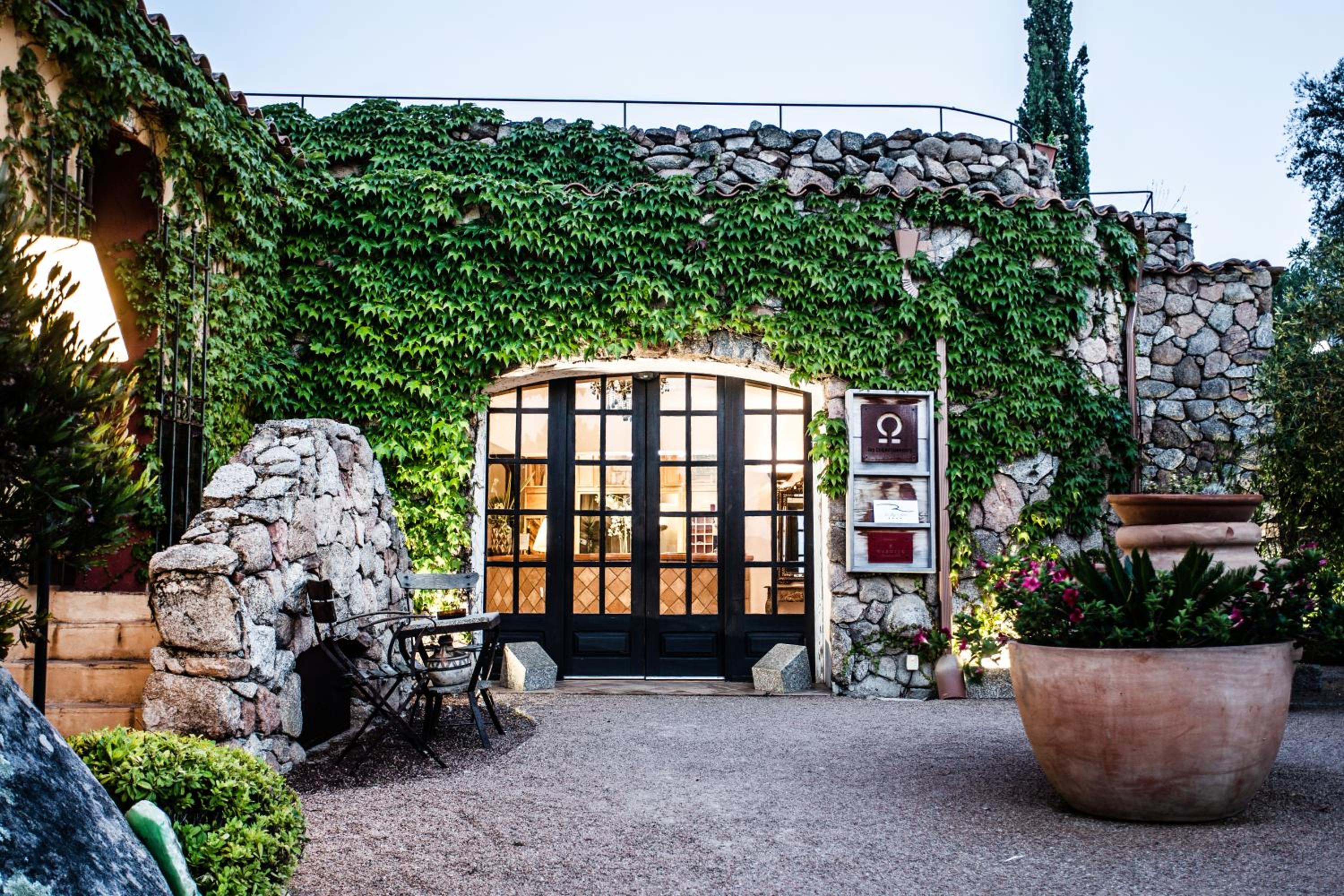 Hotel Le Roc E Fiori Hotel - Teritoria