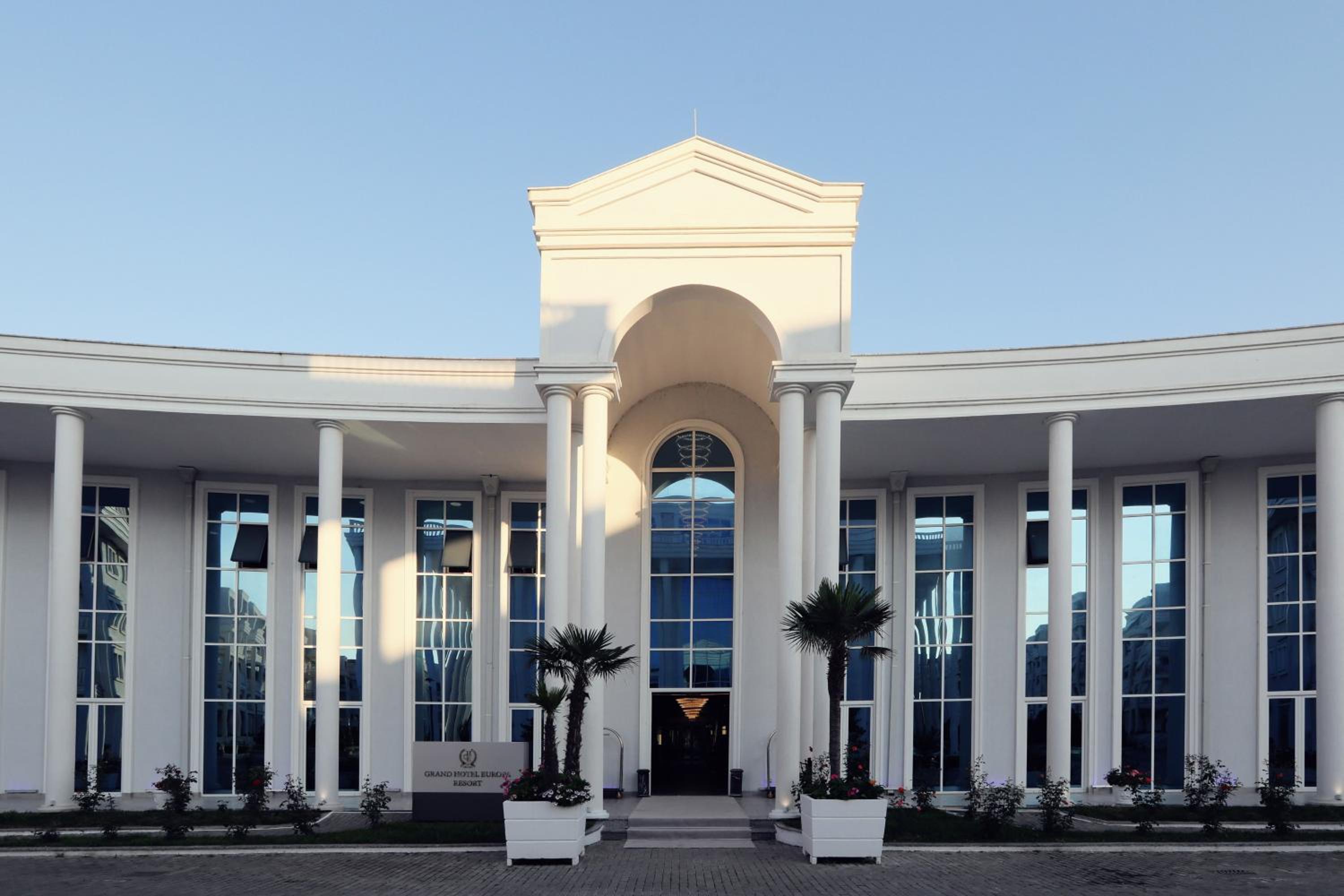 Hotel Velipoja Grand Europa Resort, Affiliated By Melia