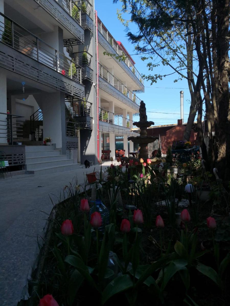 Hotel La John