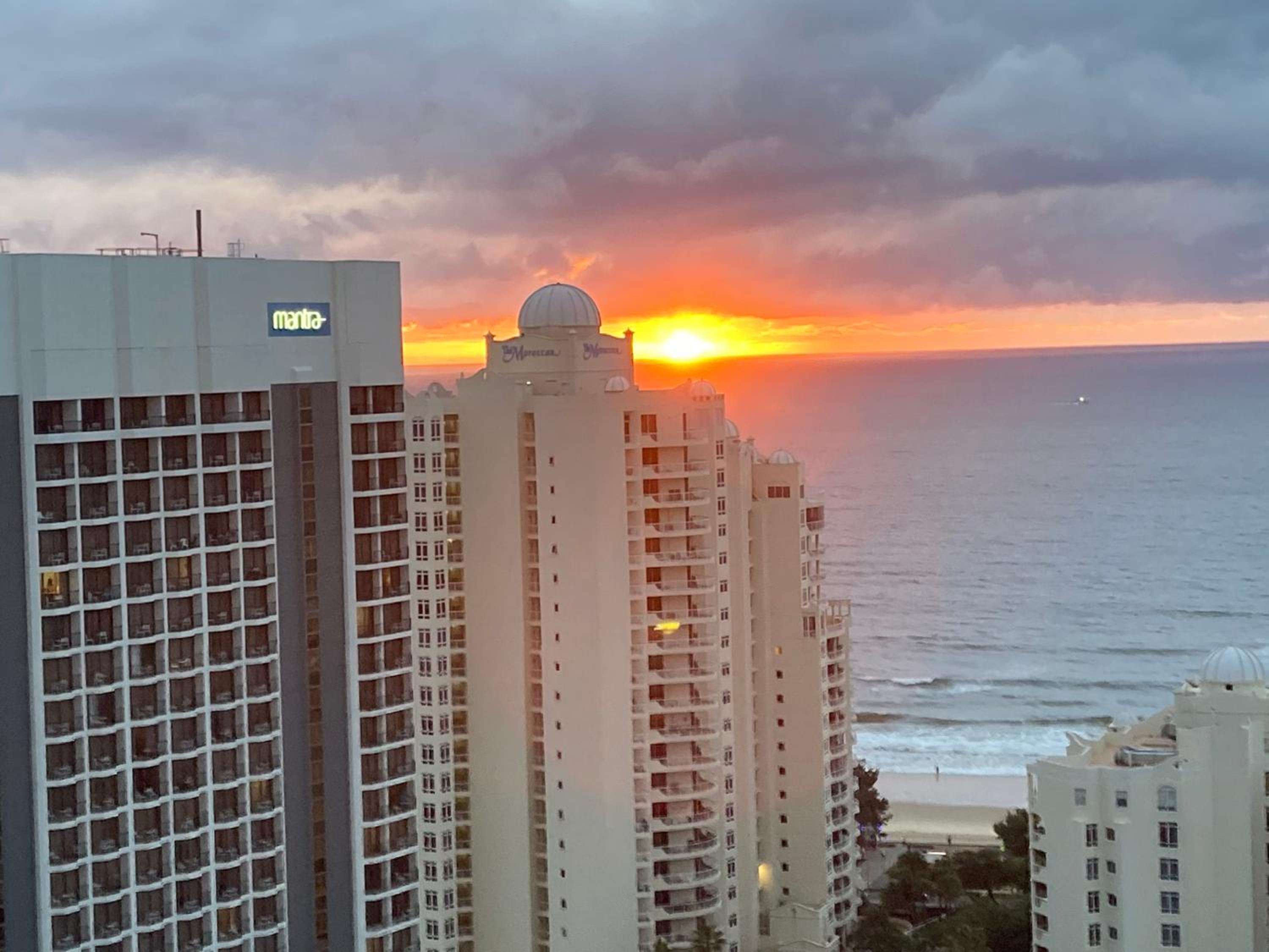 Hotel Stunning Apartment Best Ocean Views Surfers