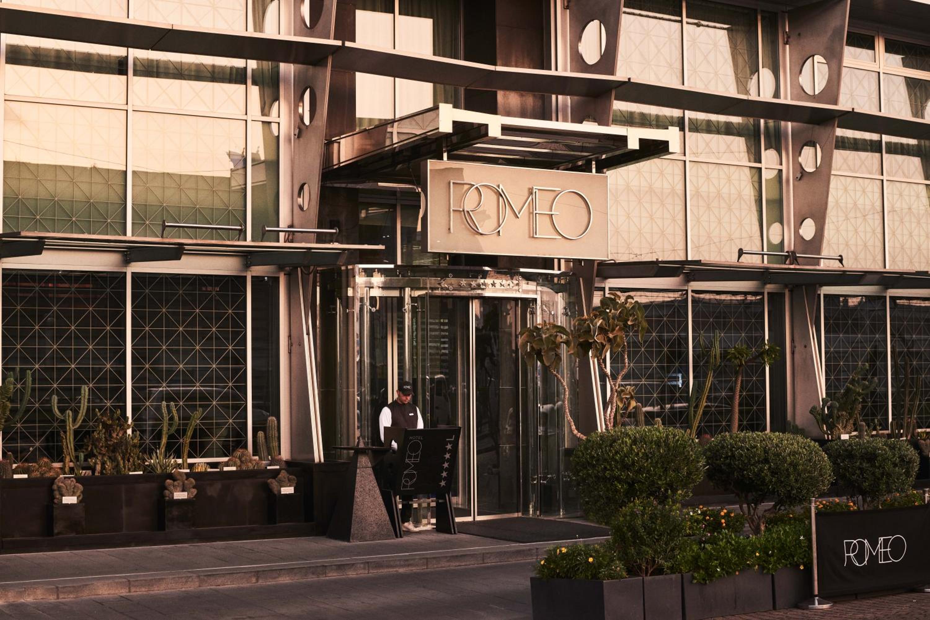 Hotel ROMEO Napoli