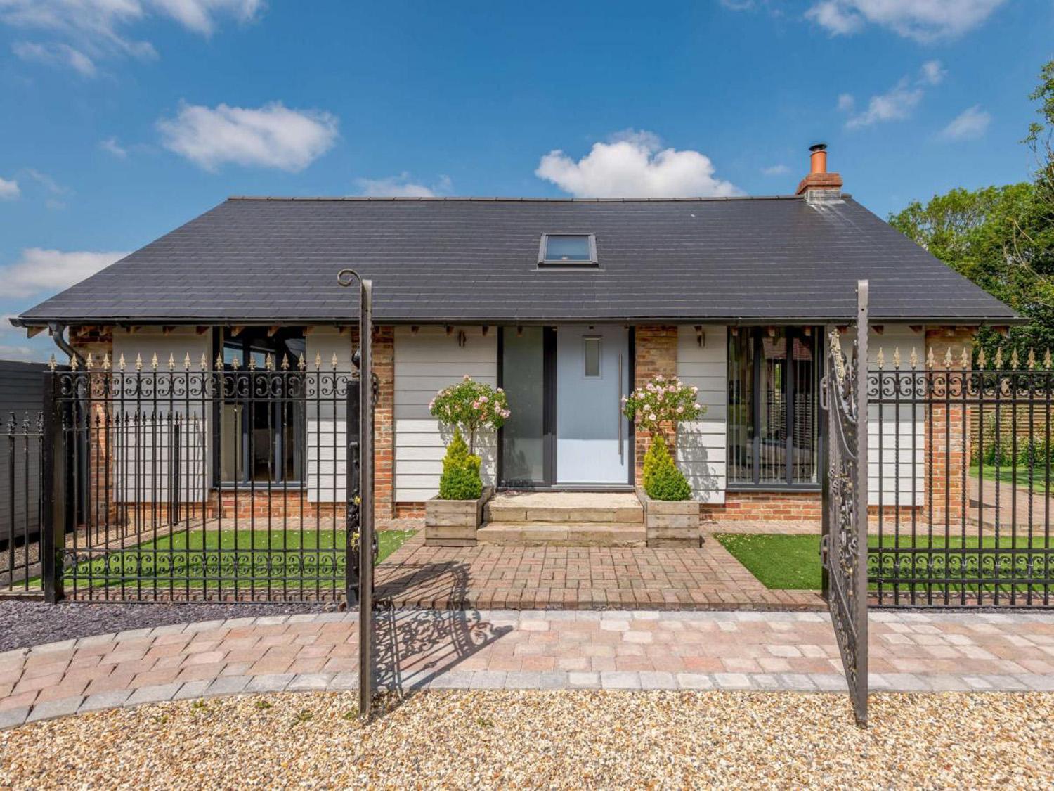 Hotel Romantic Cottage For 2 With Hot Tub