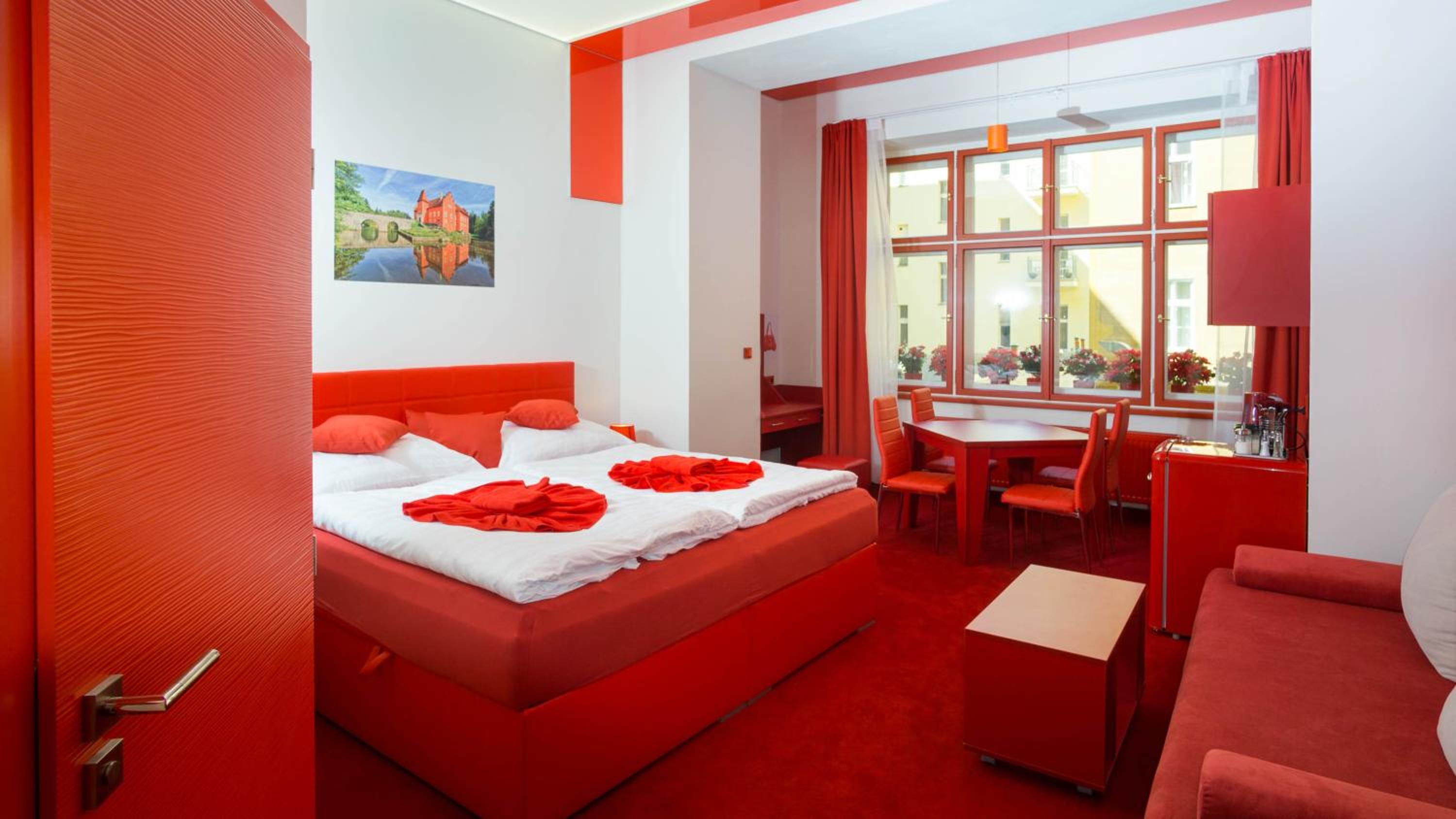 Hotel Apartment Colours - Your 7 Colour Experience In Centre Of Prague