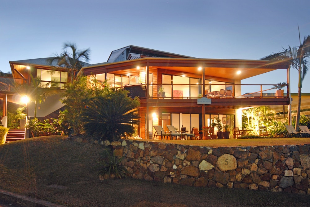 Hotel Airlie Waterfront