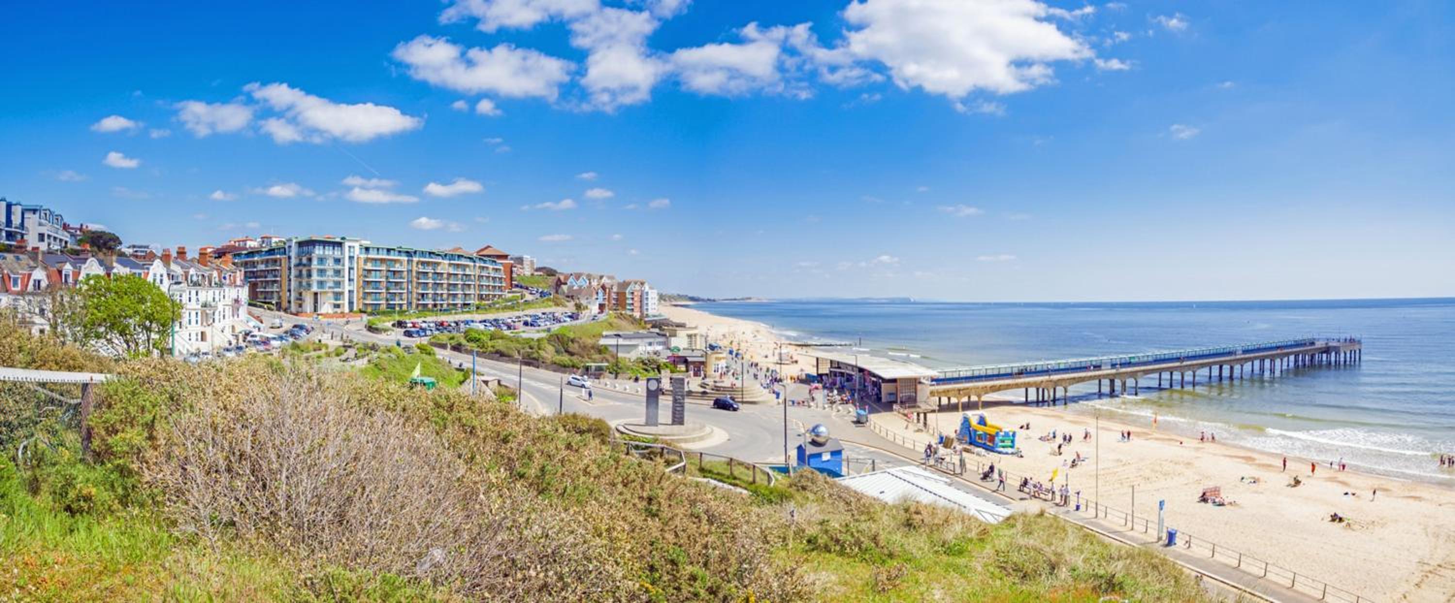 Hotel Bournecoast: Modern House With Sea Views - Hot Tub - Garden - Parking - Hb6098
