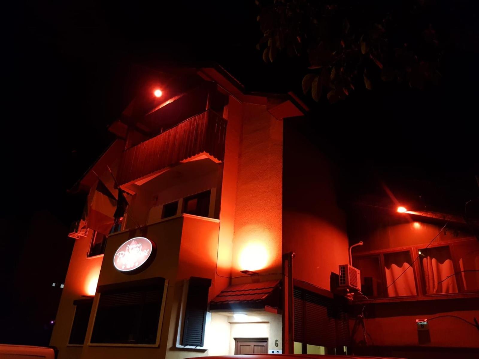 Hotel Pensiunea Red Rose Apartments