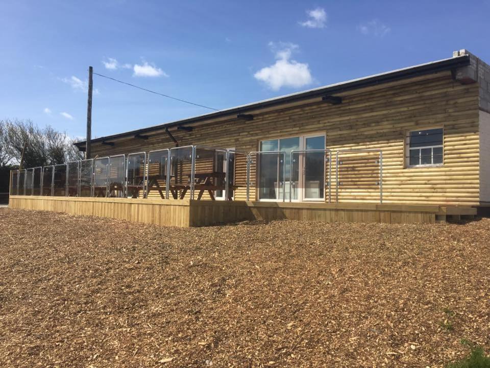 Hotel Dog Friendly Stagecoach Glamping Pod with Hot Tub