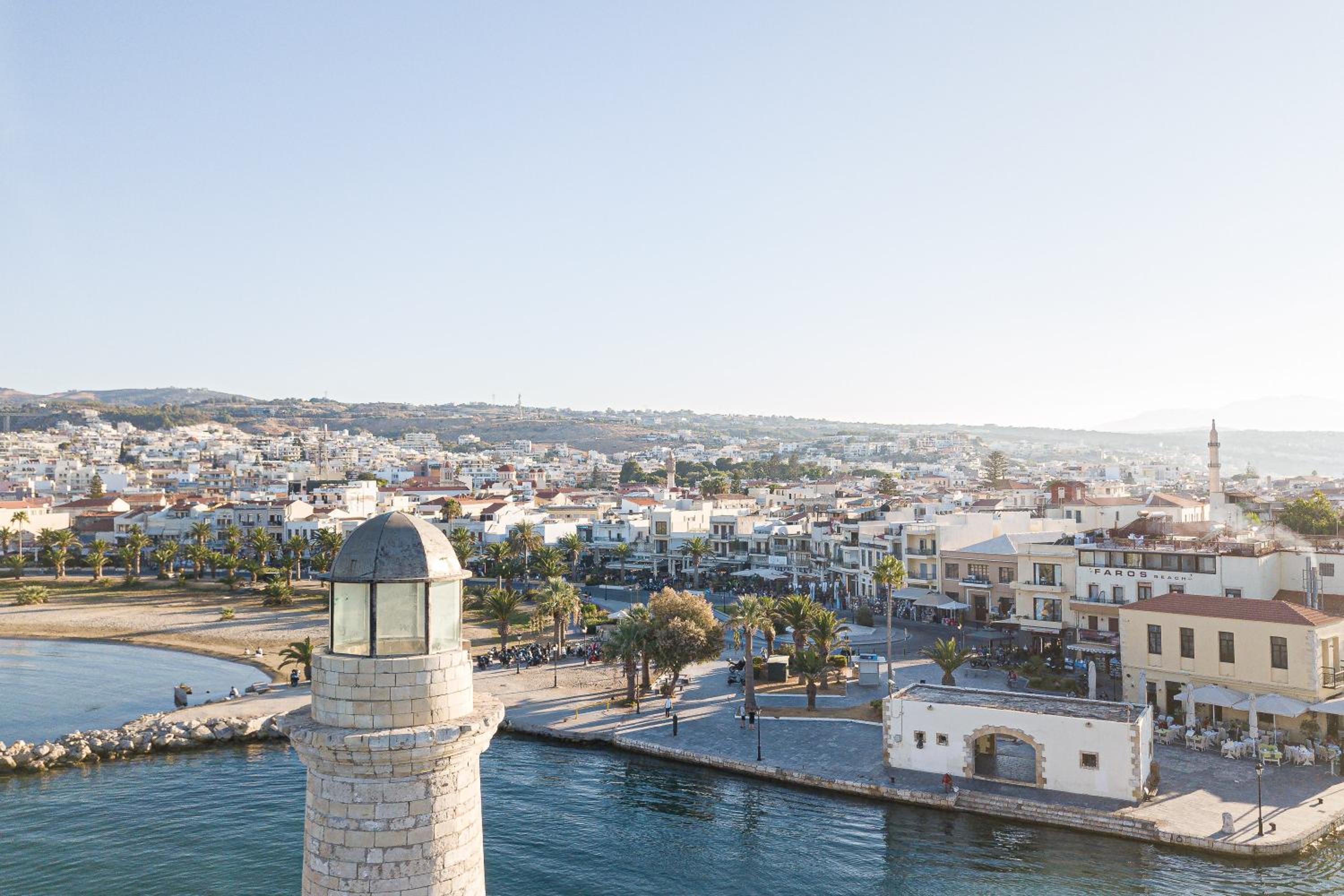 Hotel V77 Seafront Suites