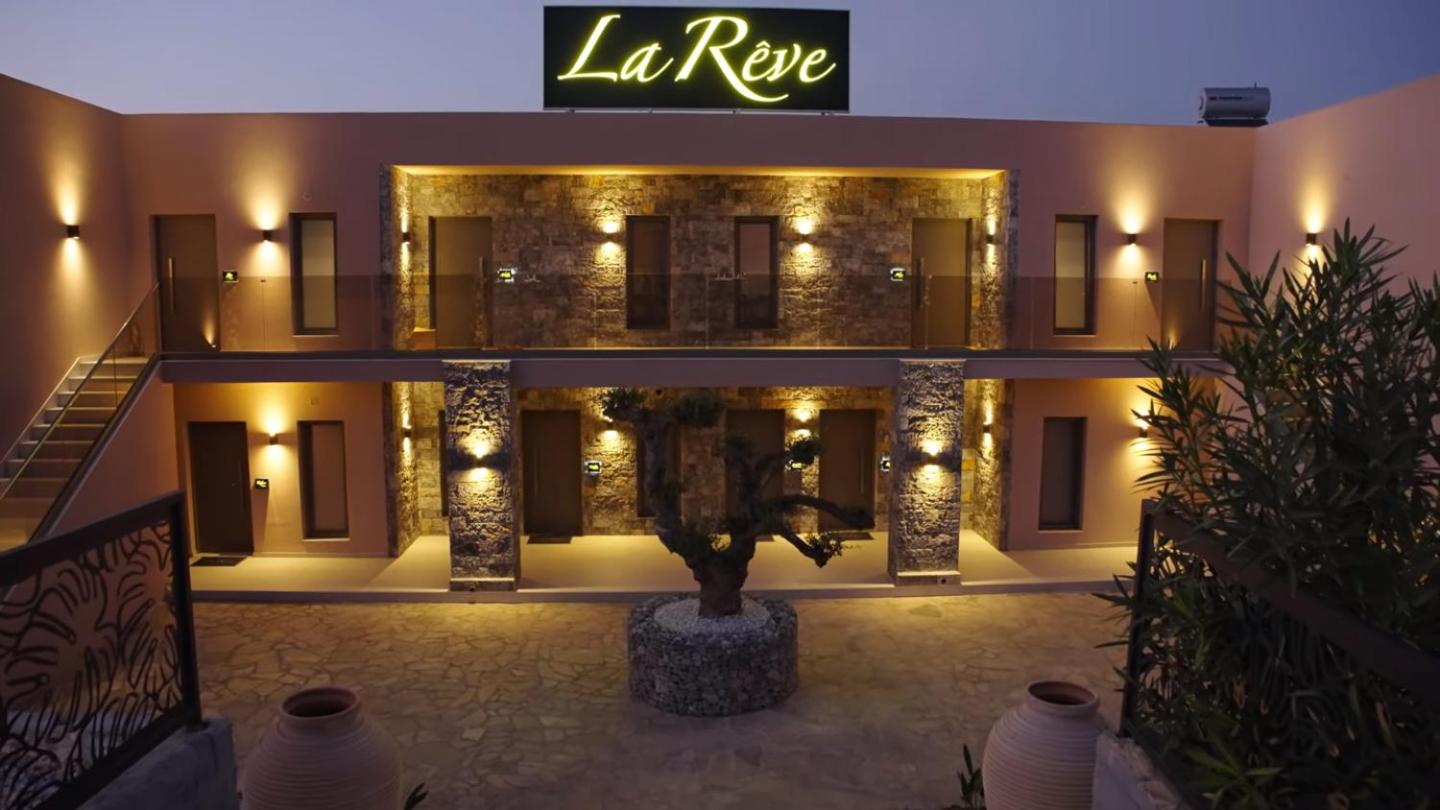 Hotel La Reve Luxury Apartments