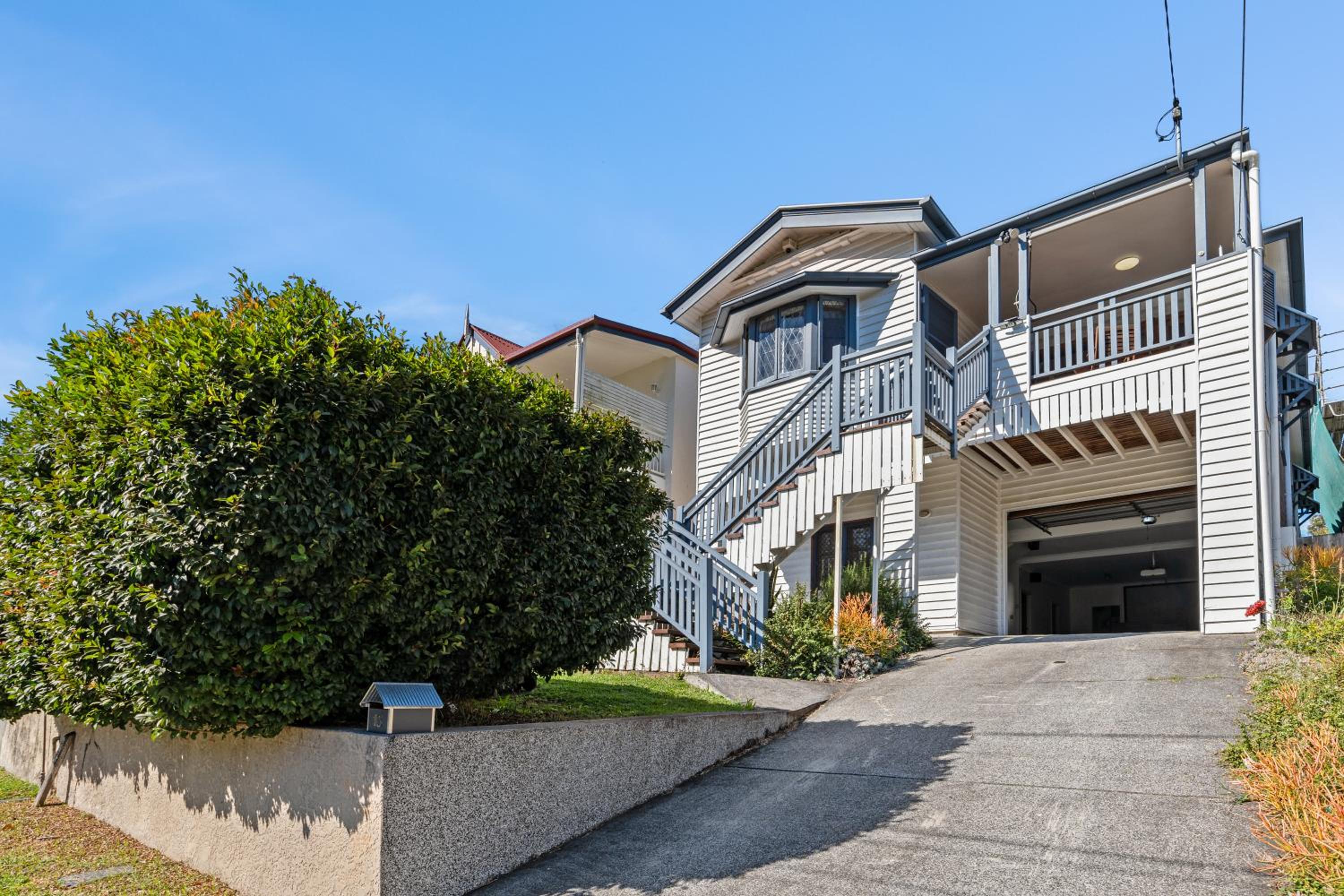 Hotel Artistic Queenslander With Park Views - Near City!