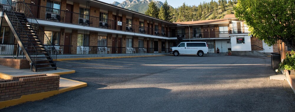 Hotel Radium Park Lodge