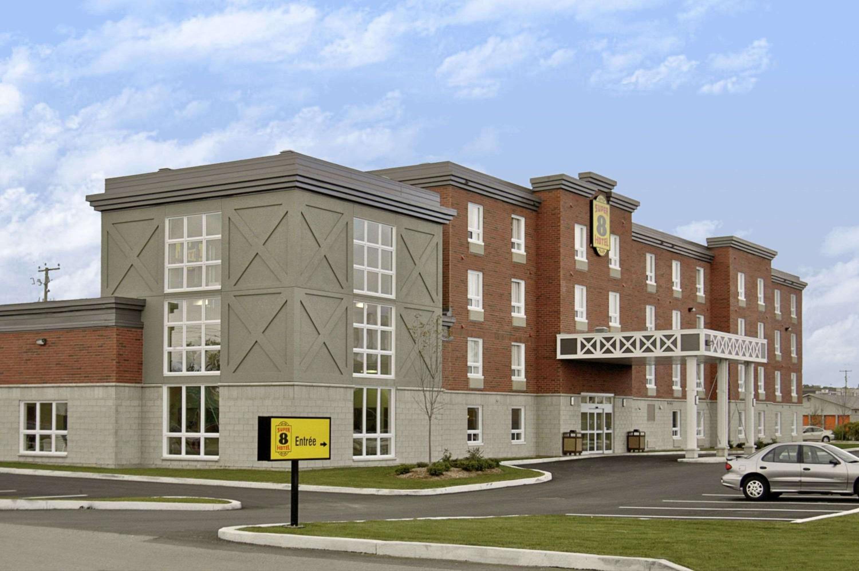 Hotel Super 8 by Wyndham St-Jerome