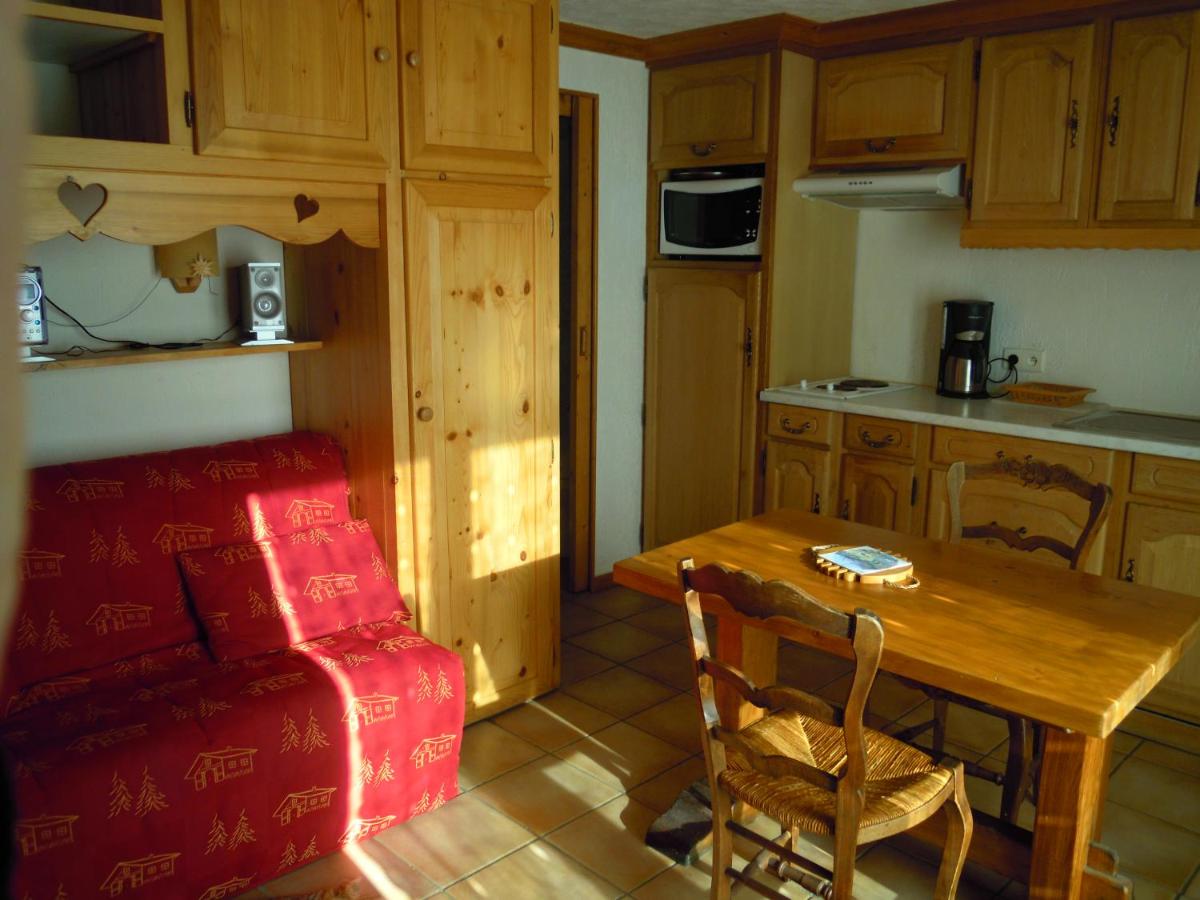 Hotel A4 Km De Megeve Tres Joli Studio Avec Jacuzzi ,vue Sur Les Montagnes Au Calme