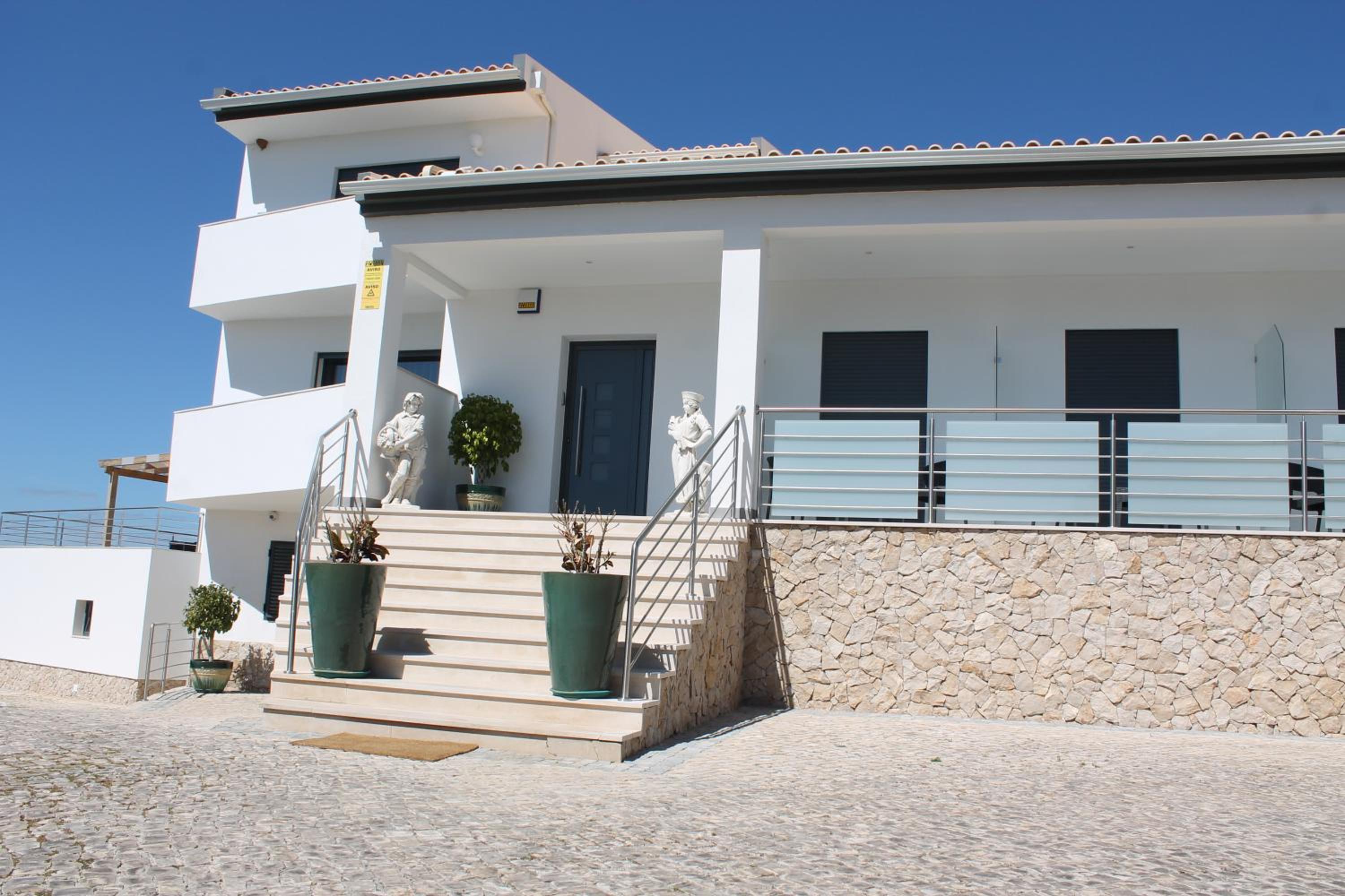 Hotel Sunfield Guest House - Only Adults
