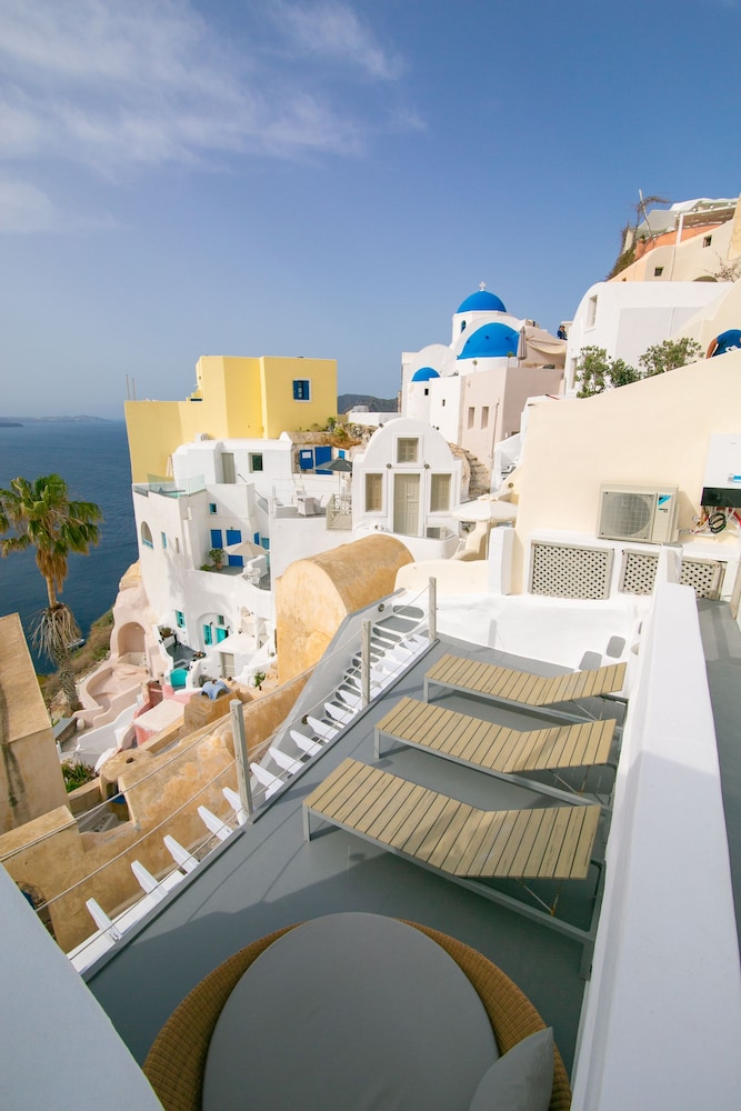 Hotel Vogue Suites