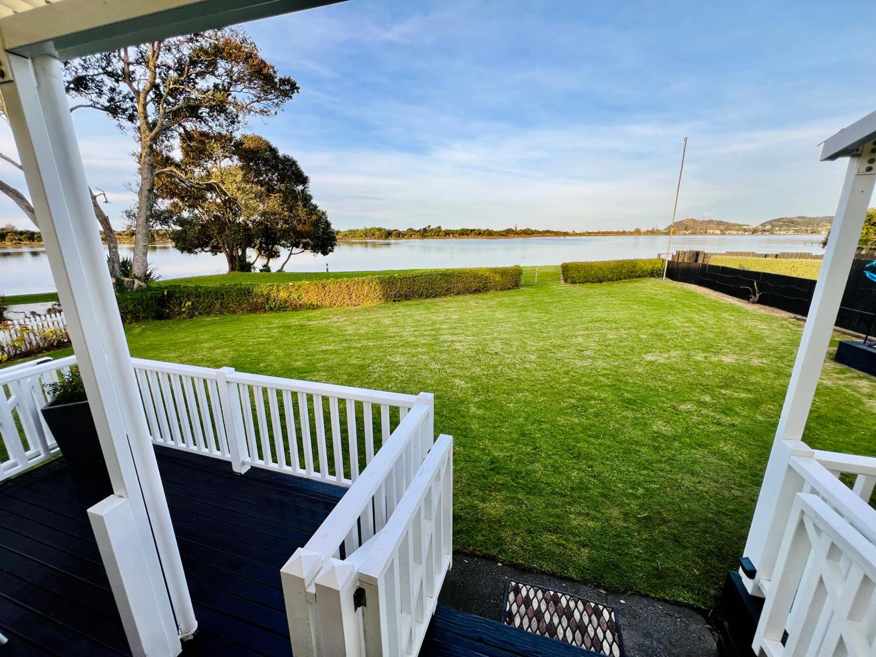 Hotel Monarch Cottage On The Estuary