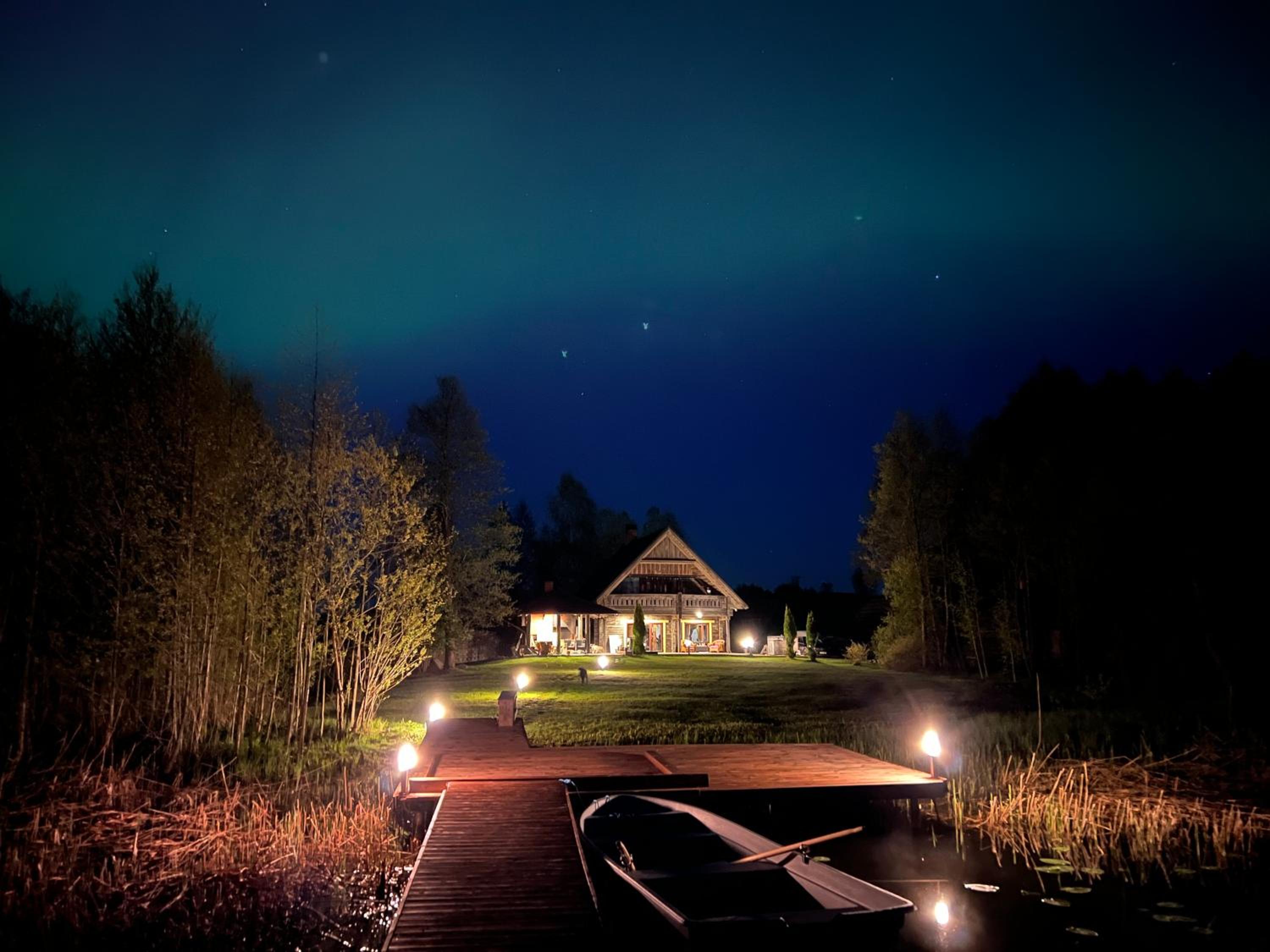 Hotel Lakeside Cabin With Saunas, Hot-tub Options