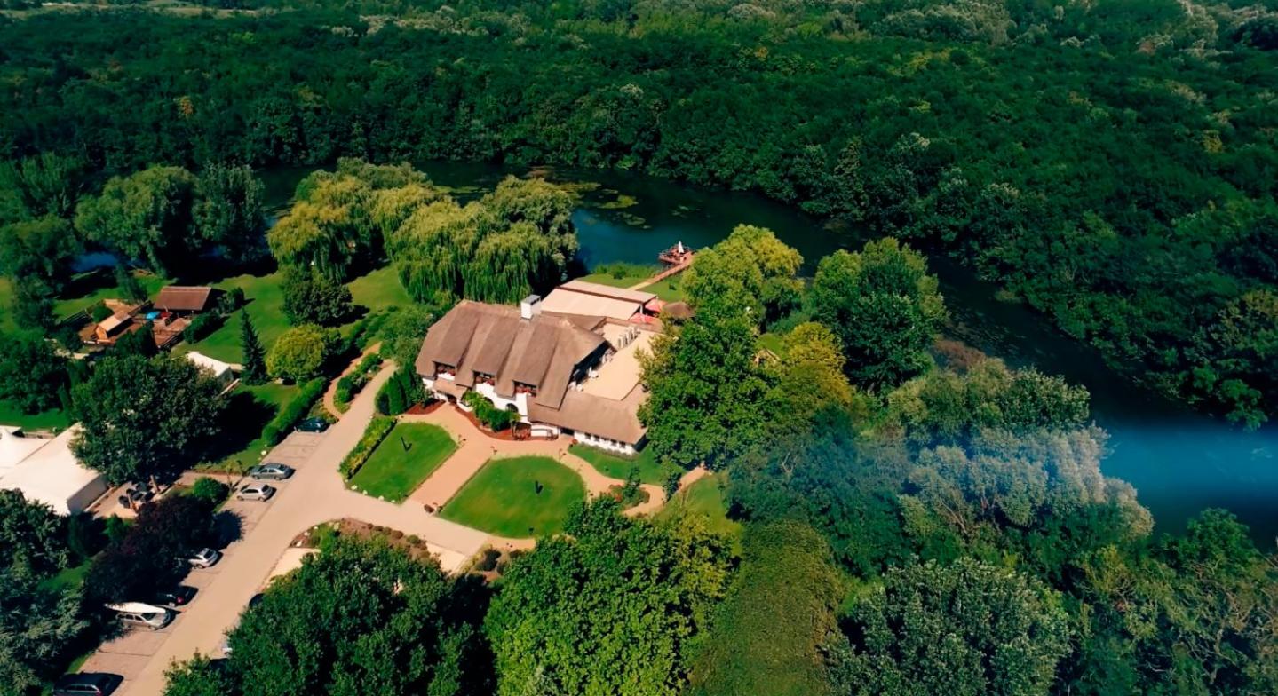 Hotel Sári Csárda Panzió