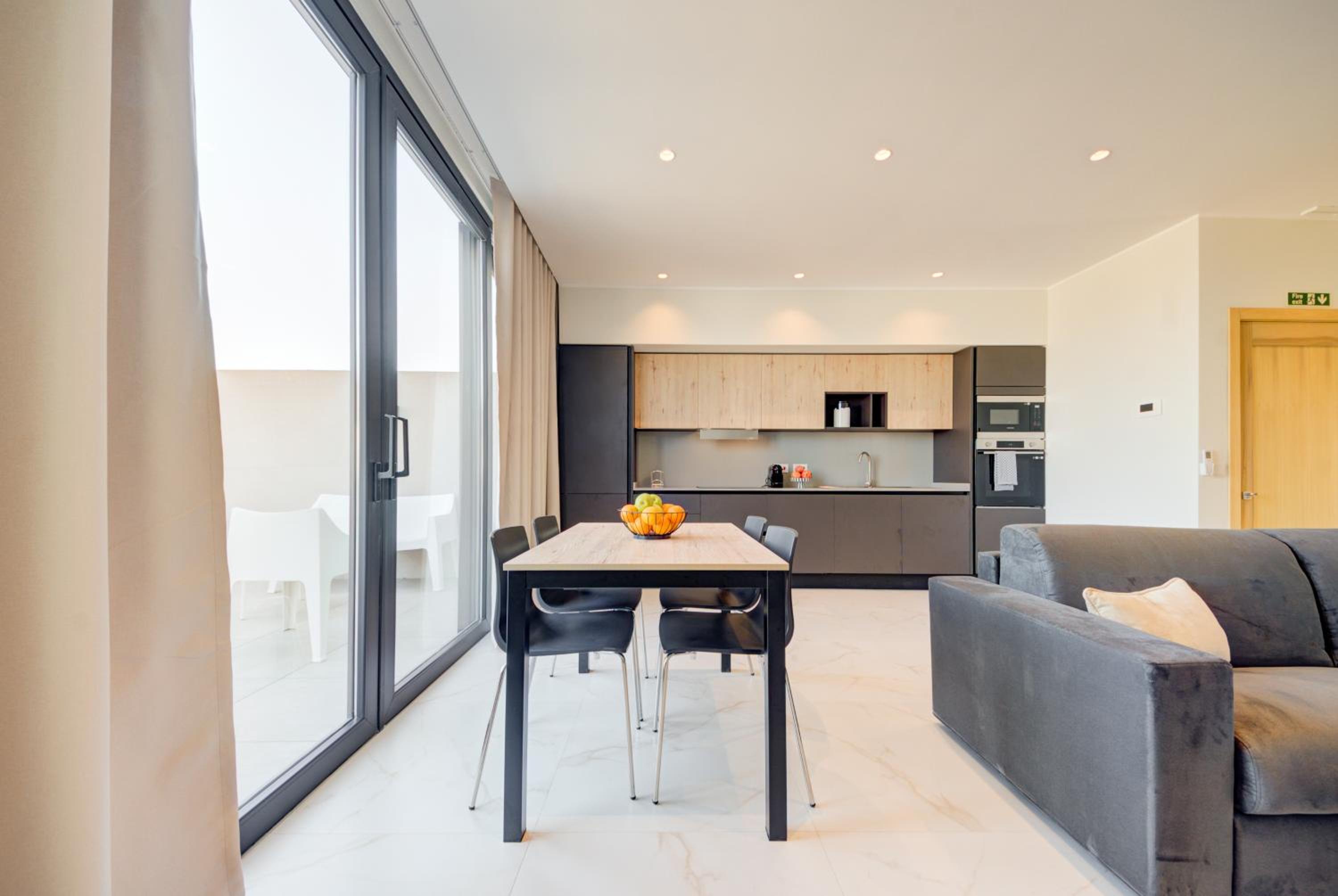 Hotel Mayfair by Premier Suites MT