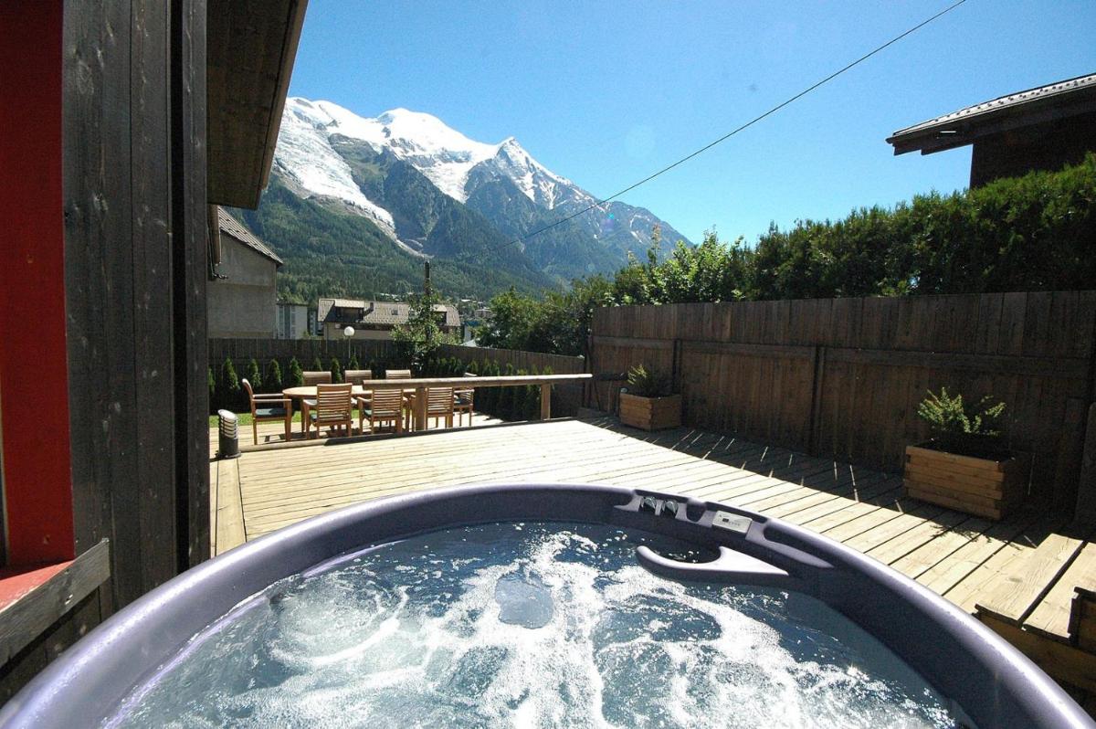 Hotel Chalet Alpins - Alpes Travel - Central Chamonix (sleeps 6-8)