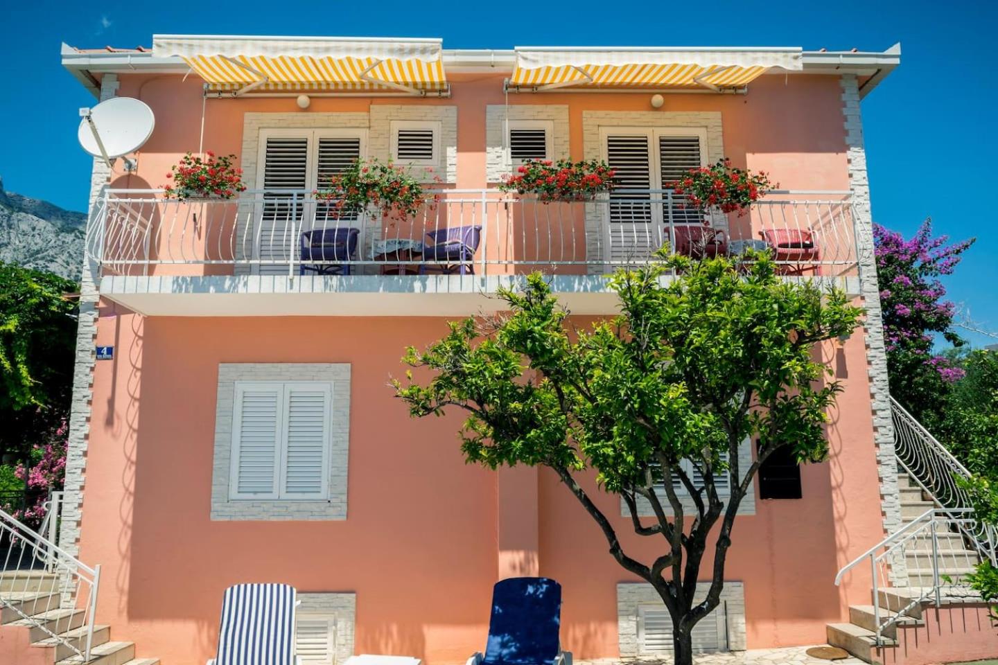 Hotel Vacation House Near Sea & Beaches With Heated Pool & Bbq