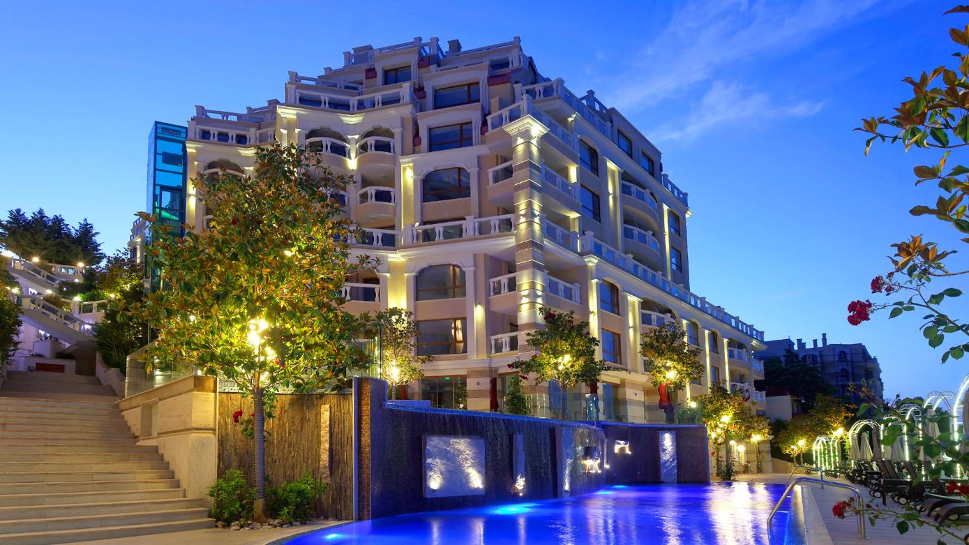 Hotel Luxurious And Panoramic Apartment At The Beach In Lamer Complex