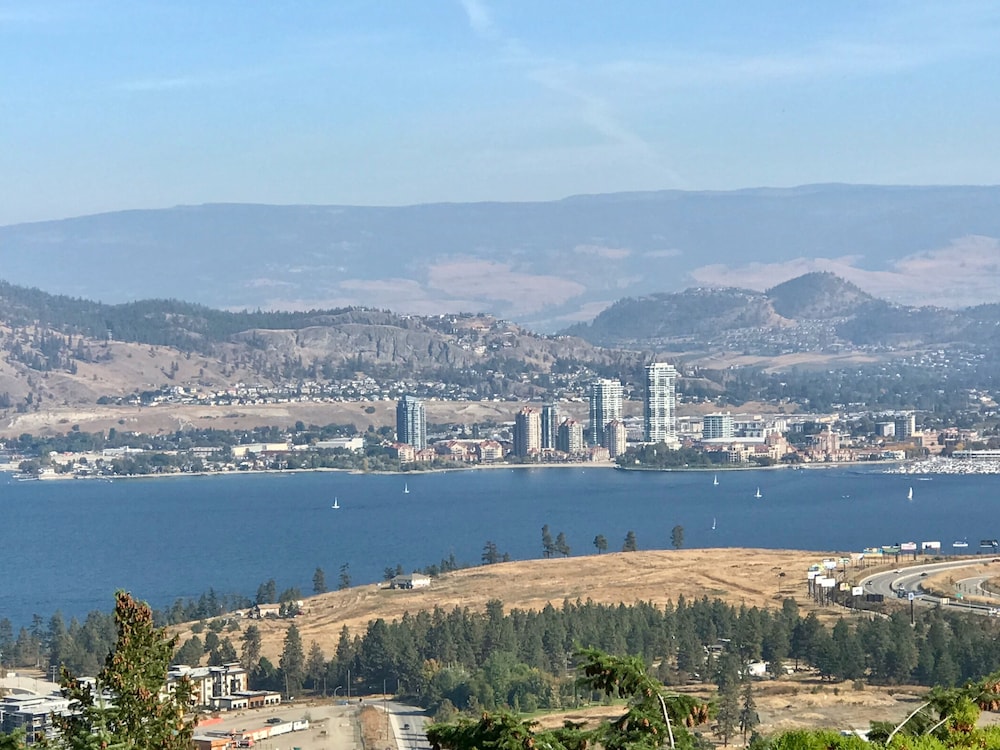 Hotel Lake and the City Bed and Breakfast