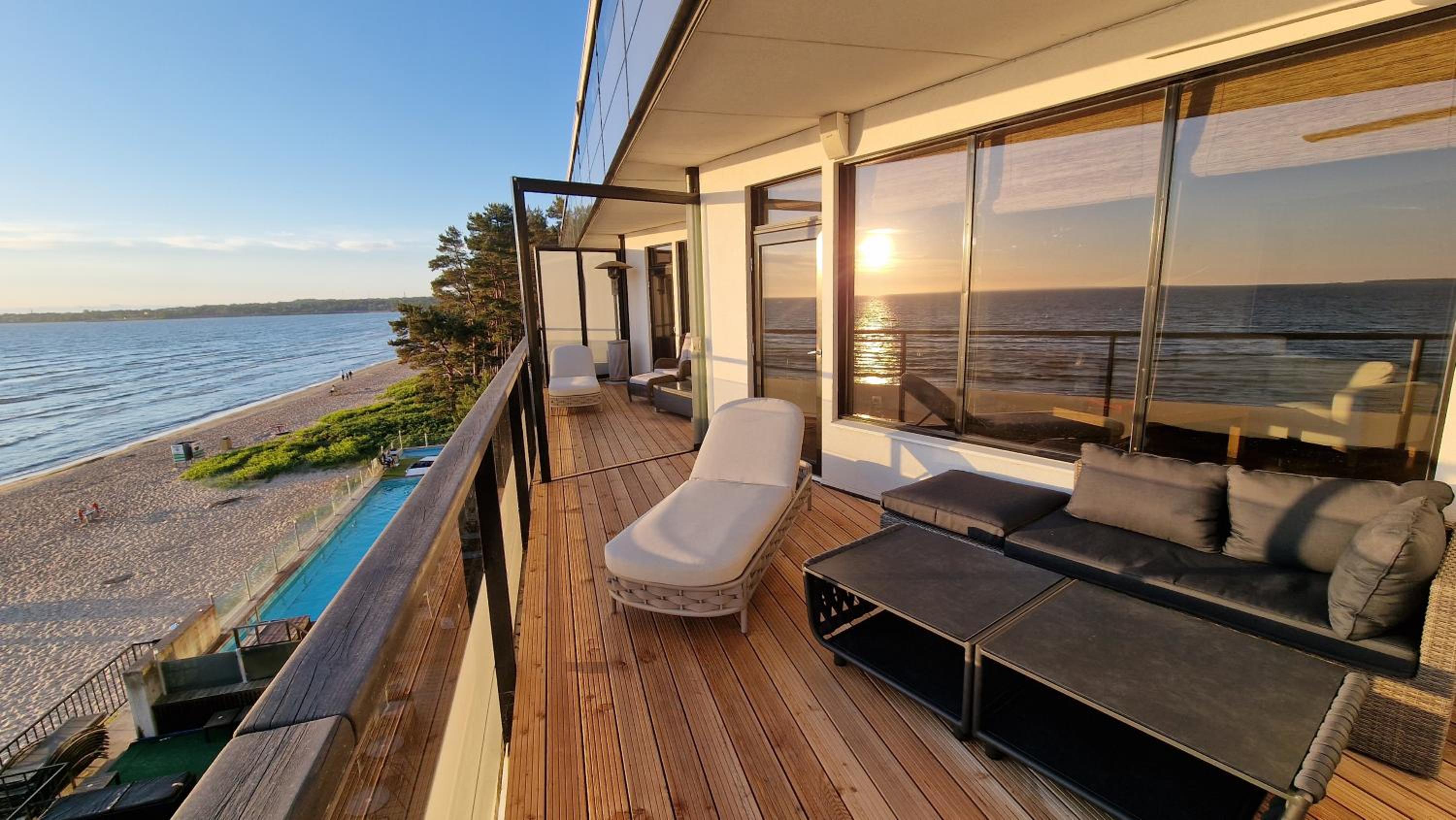 Hotel Pirita Beach View Suites